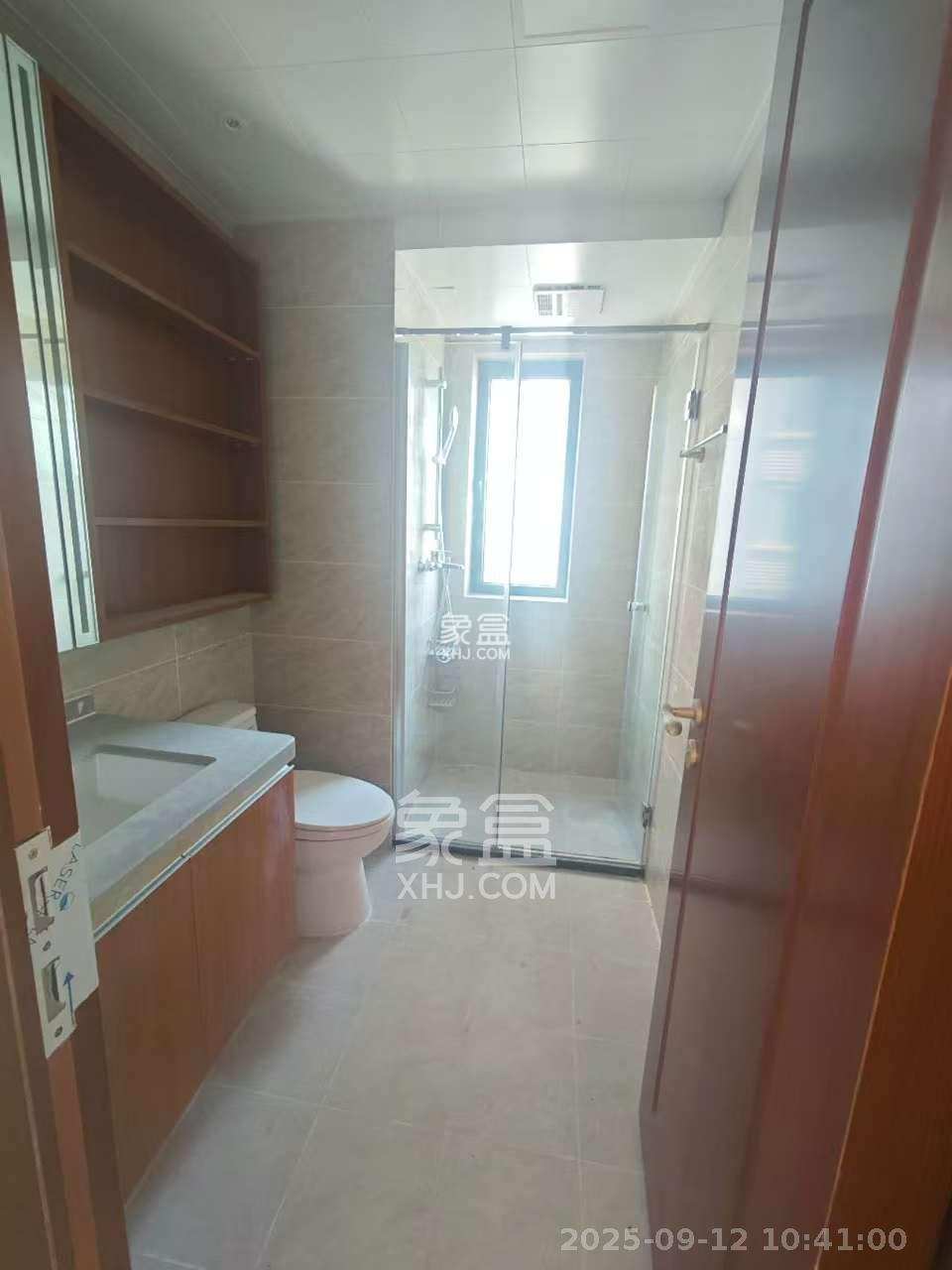 恒大御景天下城二期  3室2厅2卫    2000.0元/月 恒大御景天下城二期  3室2厅2卫    2000.0元/月室内图