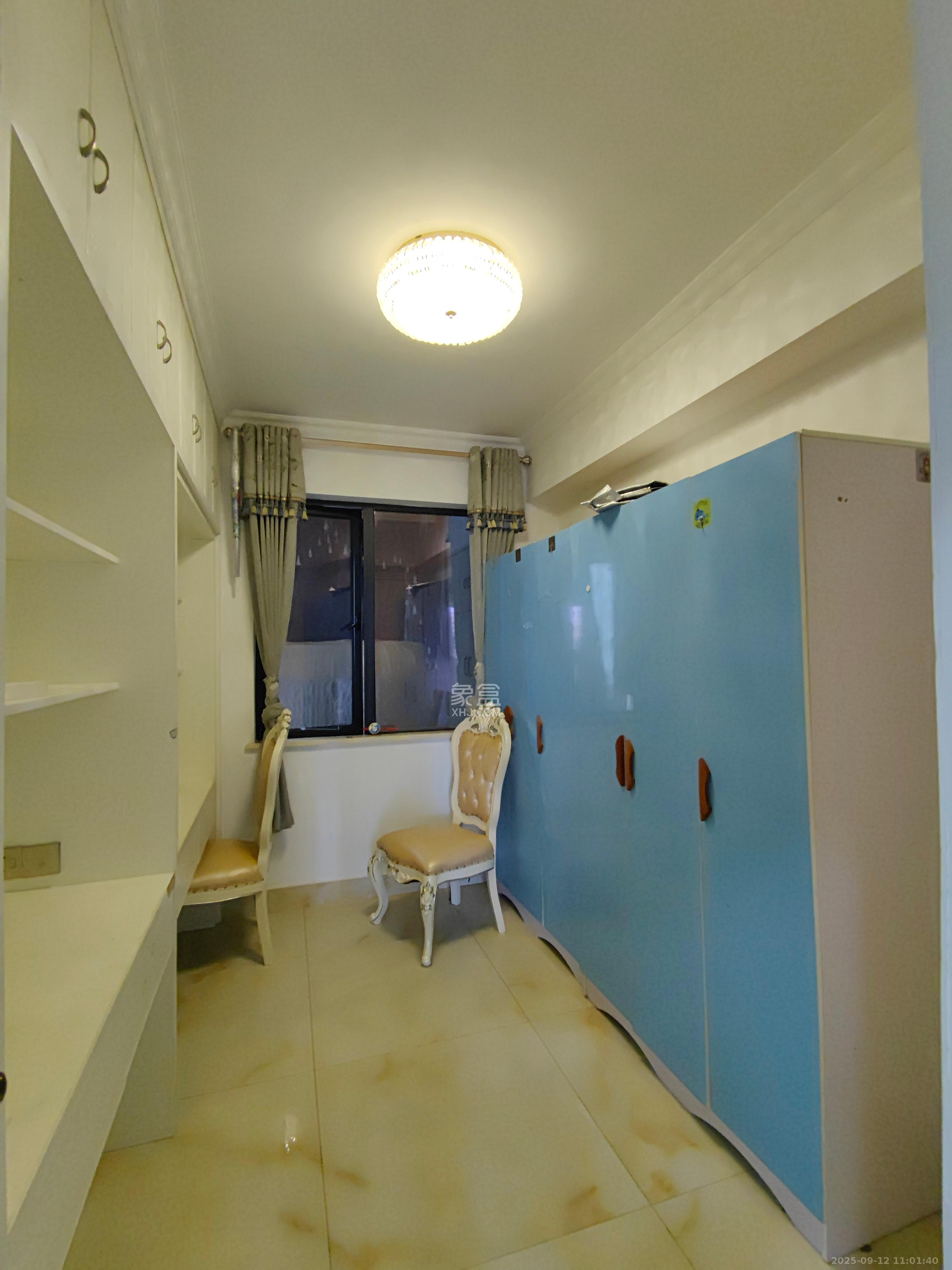 中建梅溪湖中心  4室2厅2卫    3900.0元/月室内图