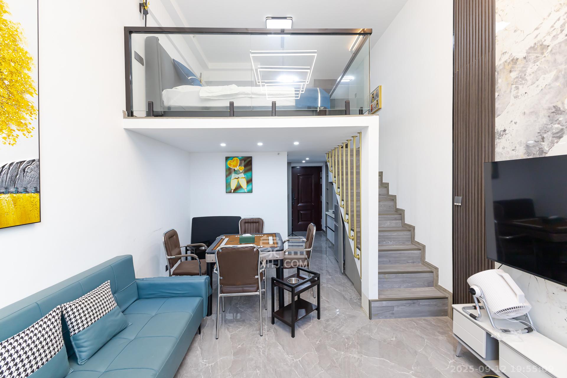 卡地亚公寓  2室1厅1卫    35.0万 卡地亚公寓  2室1厅1卫    35.0万客厅