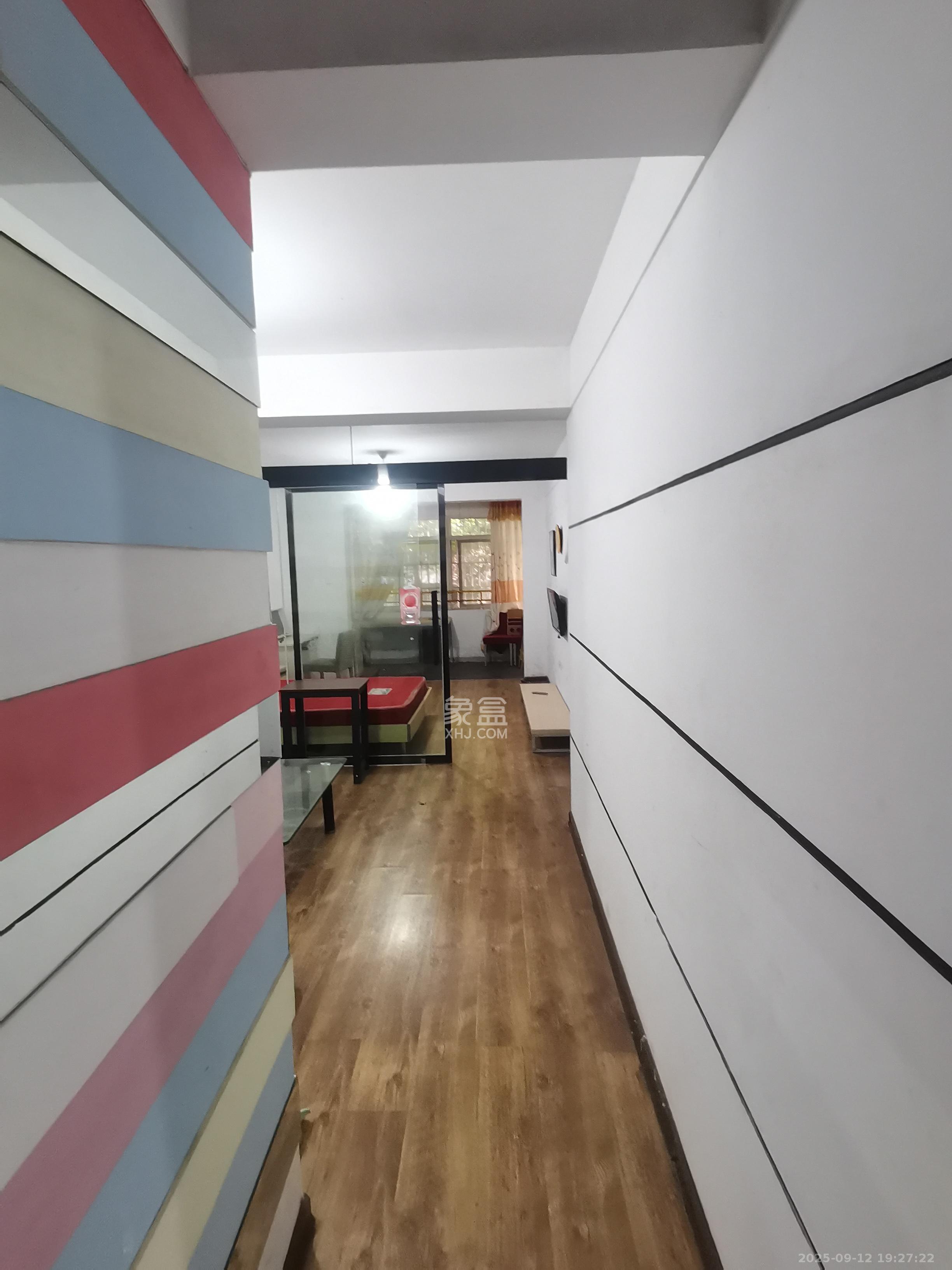 未来蜂巢  2室2厅1卫    1300.0元/月 未来蜂巢  2室2厅1卫    1300.0元/月室内图