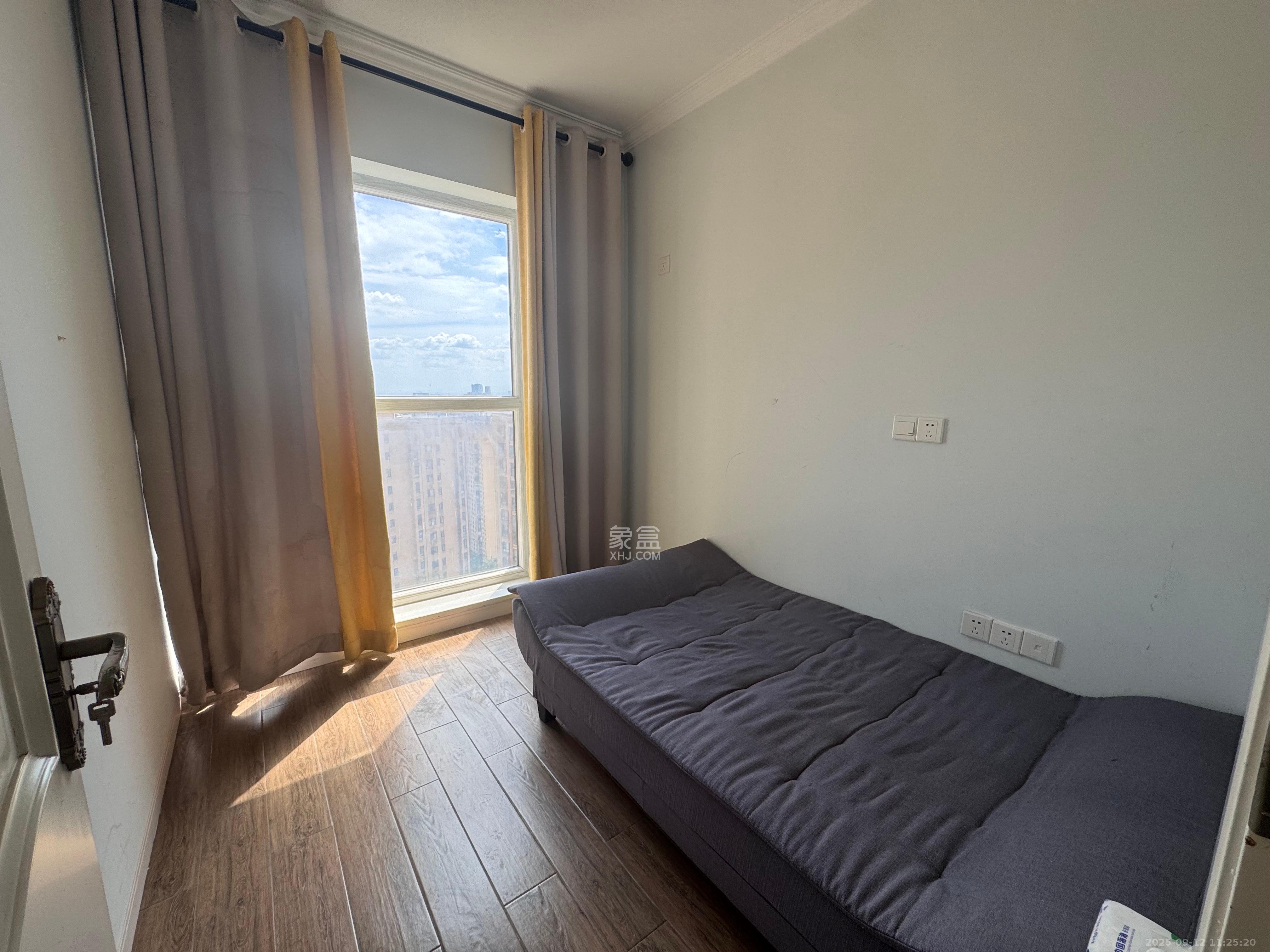 南城印象  1室2厅1卫    2500.0元/月室内图