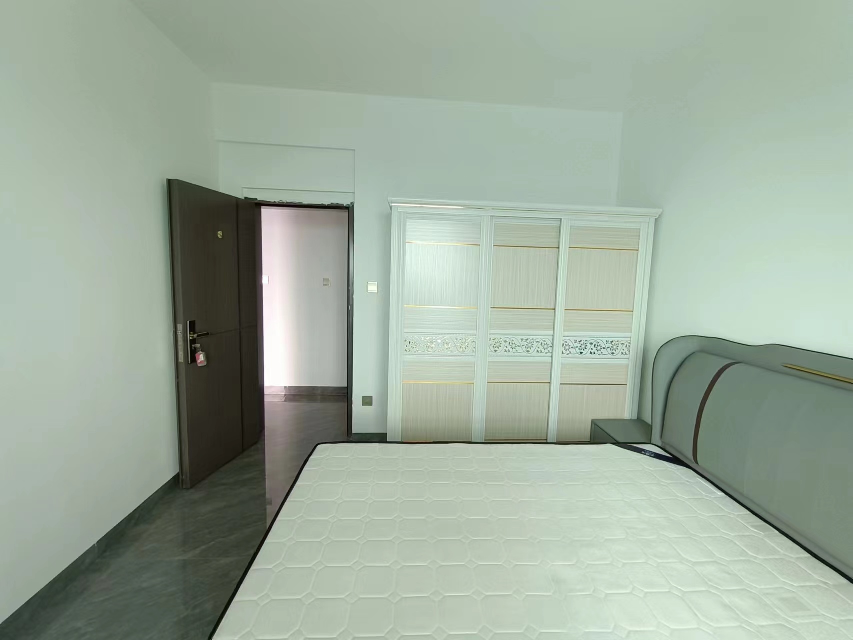 棕榈园(椰海新城3期)  2室2厅1卫    2500.0元/月 棕榈园(椰海新城3期)  2室2厅1卫    2500.0元/月室内图