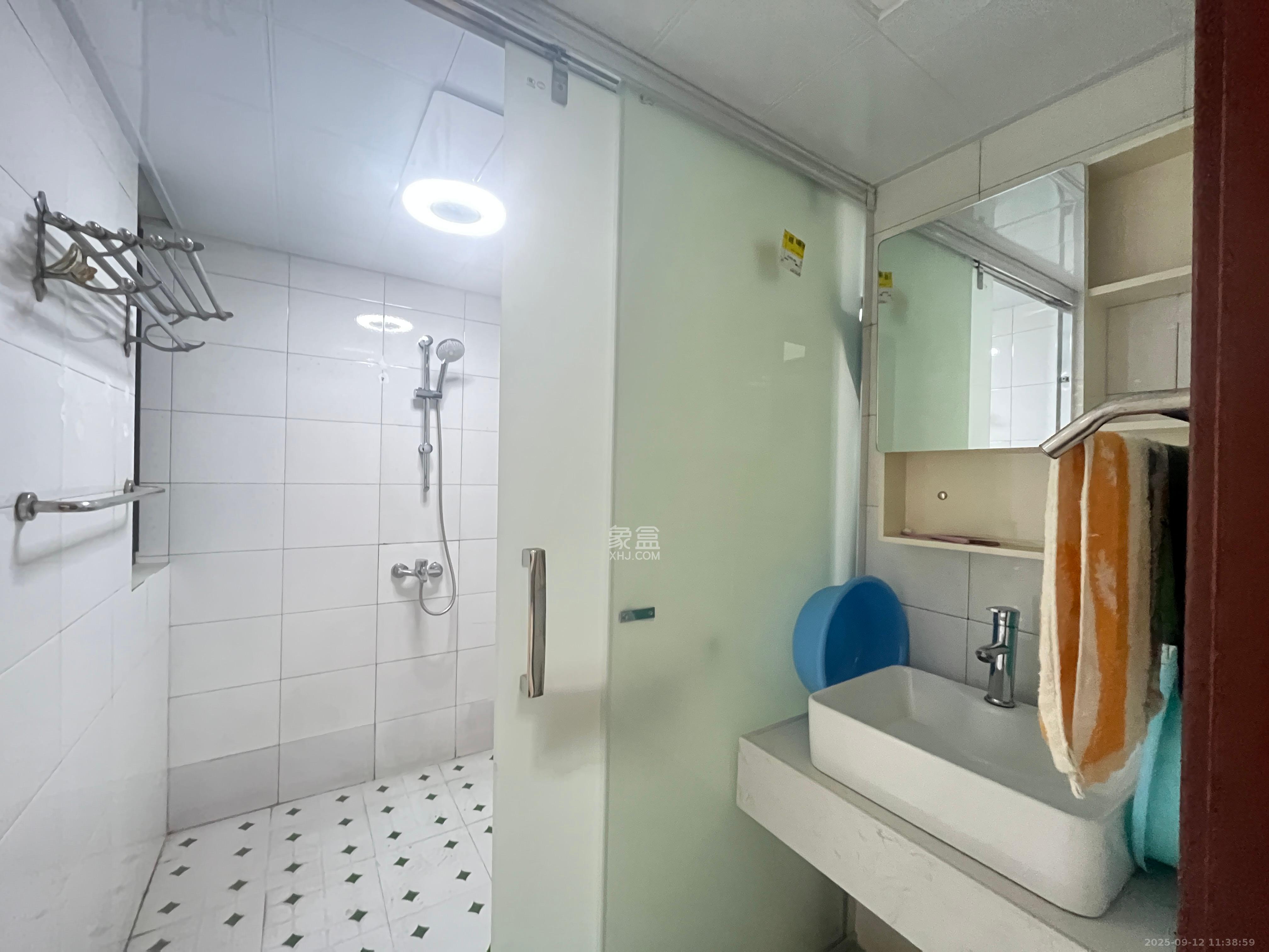 嘉宇盛世华章 2室2厅1卫 2500.0元/月 嘉宇盛世华章 2室2厅1卫 2500.0元/月室内图