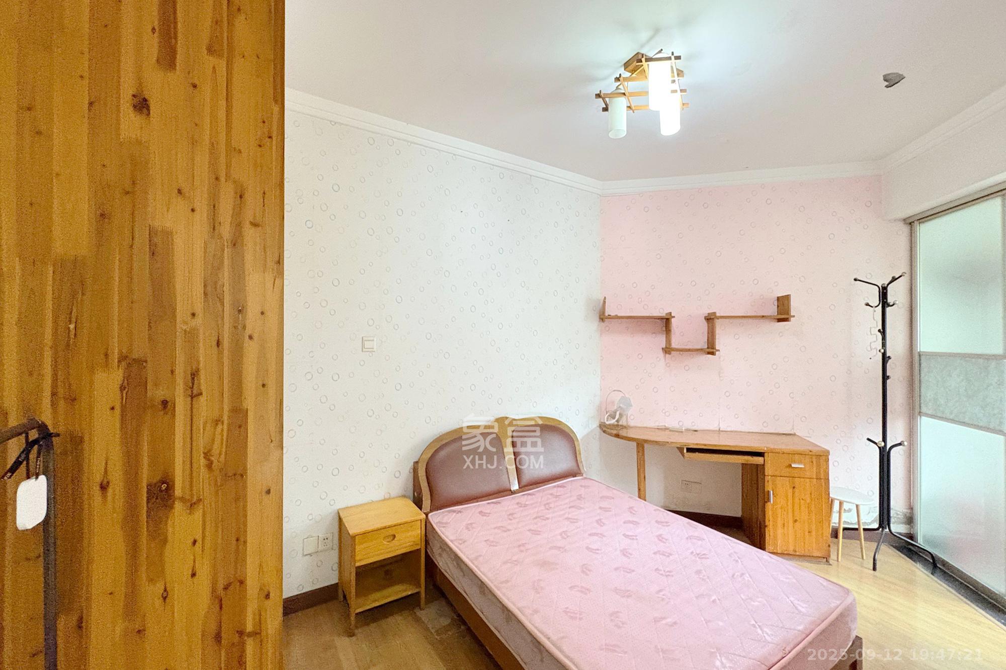 滨湖嘉园(湖滨小区)  3室2厅2卫    100.0万 滨湖嘉园(湖滨小区)  3室2厅2卫    100.0万卧室