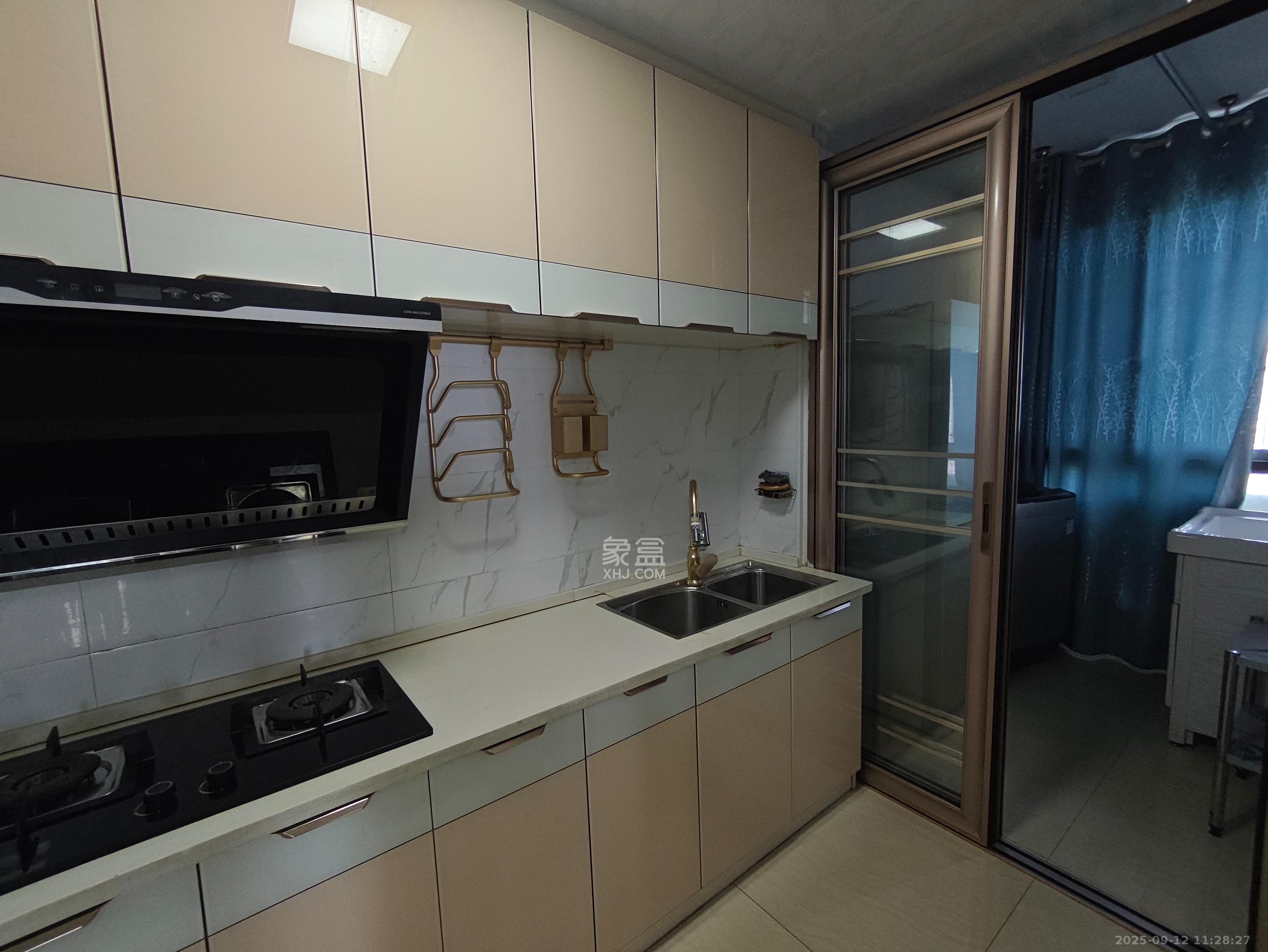 湘楚华庭 2室2厅1卫 2100.0元/月 湘楚华庭 2室2厅1卫 2100.0元/月室内图