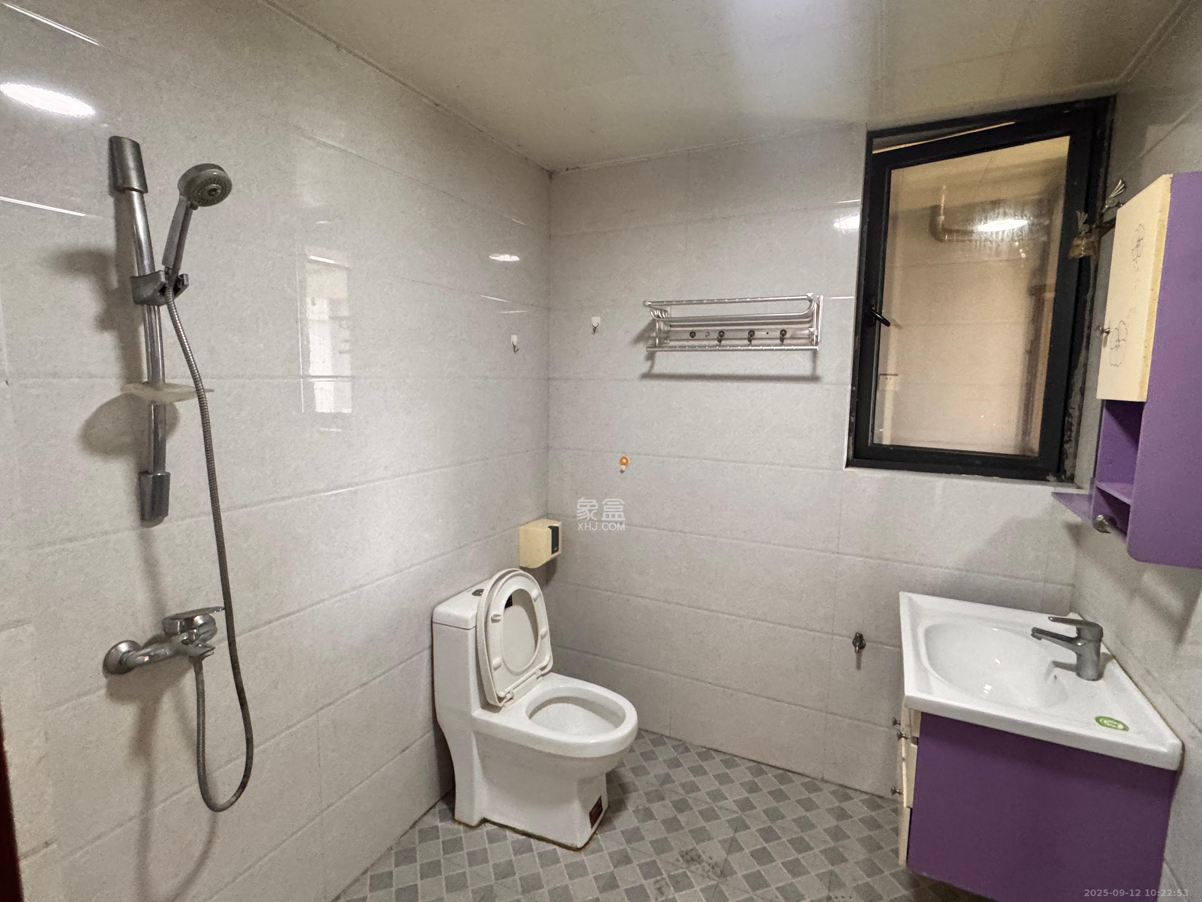 长房时代城 3室2厅2卫 2800.0元/月 长房时代城 3室2厅2卫 2800.0元/月室内图