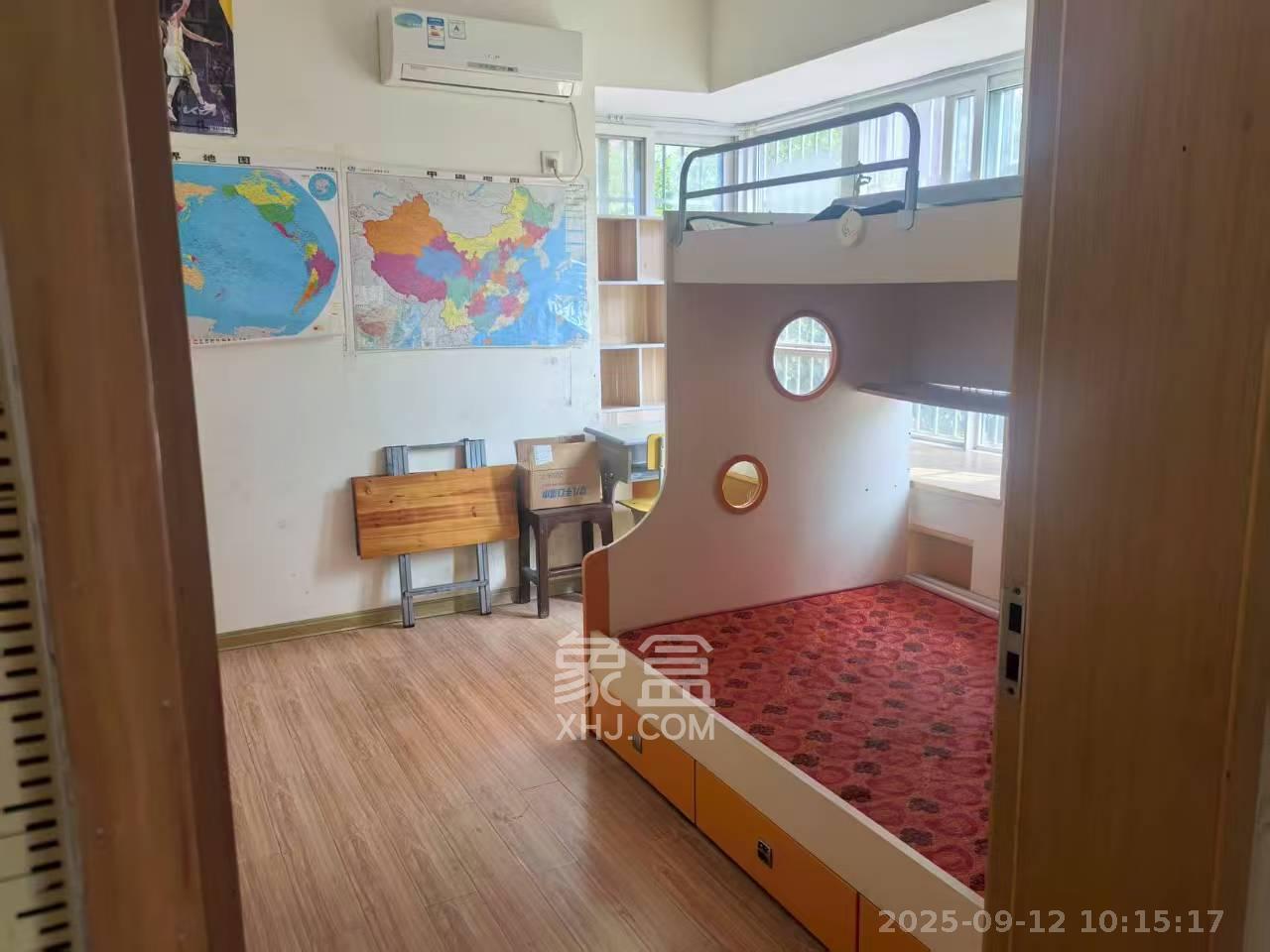 香槟小镇(香槟花苑) 3室2厅1卫 1800.0元/月 香槟小镇(香槟花苑) 3室2厅1卫 1800.0元/月室内图