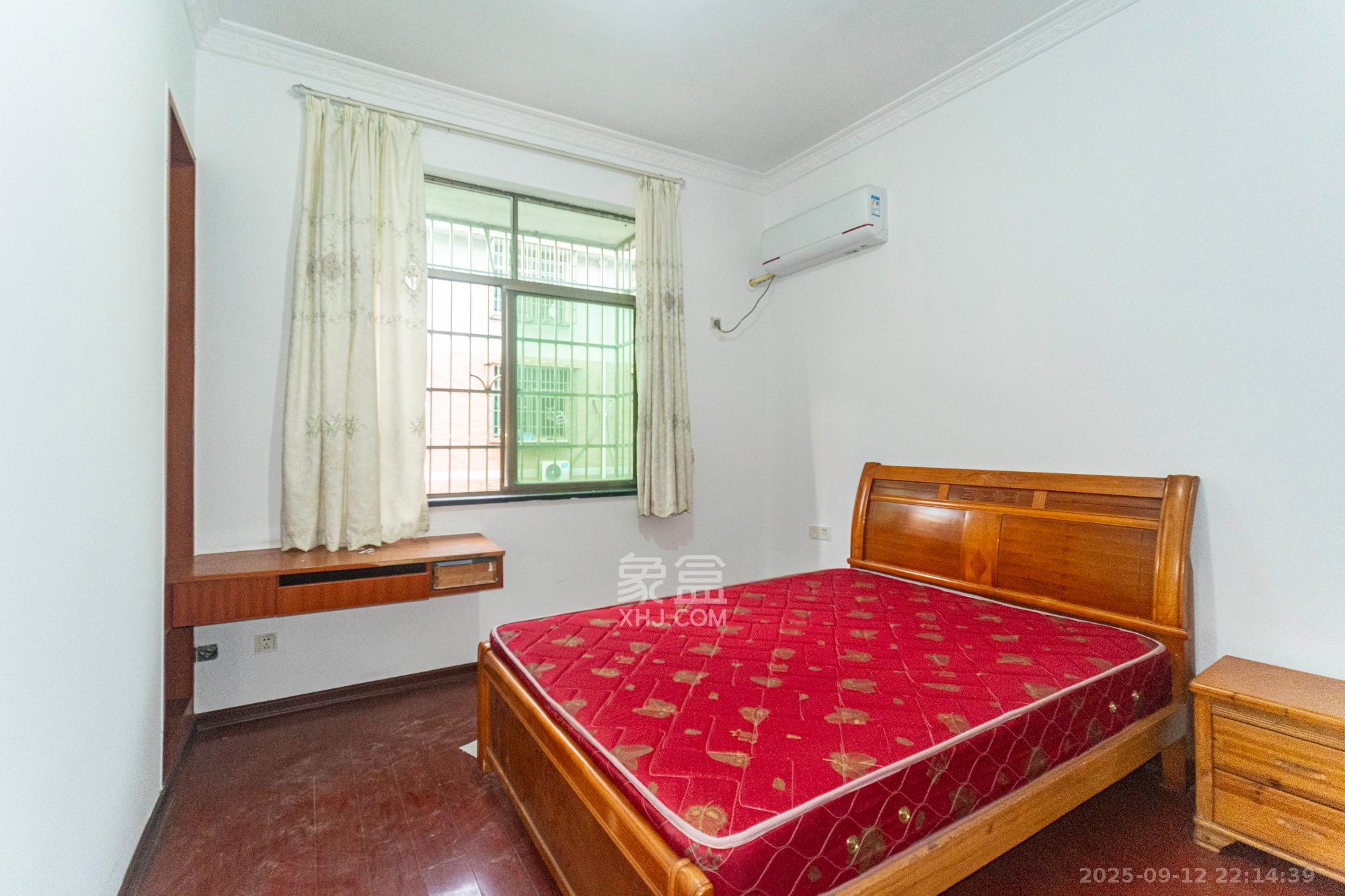 城东安置区(星城社区) 3室2厅2卫 45.0万 城东安置区(星城社区) 3室2厅2卫 45.0万卧室