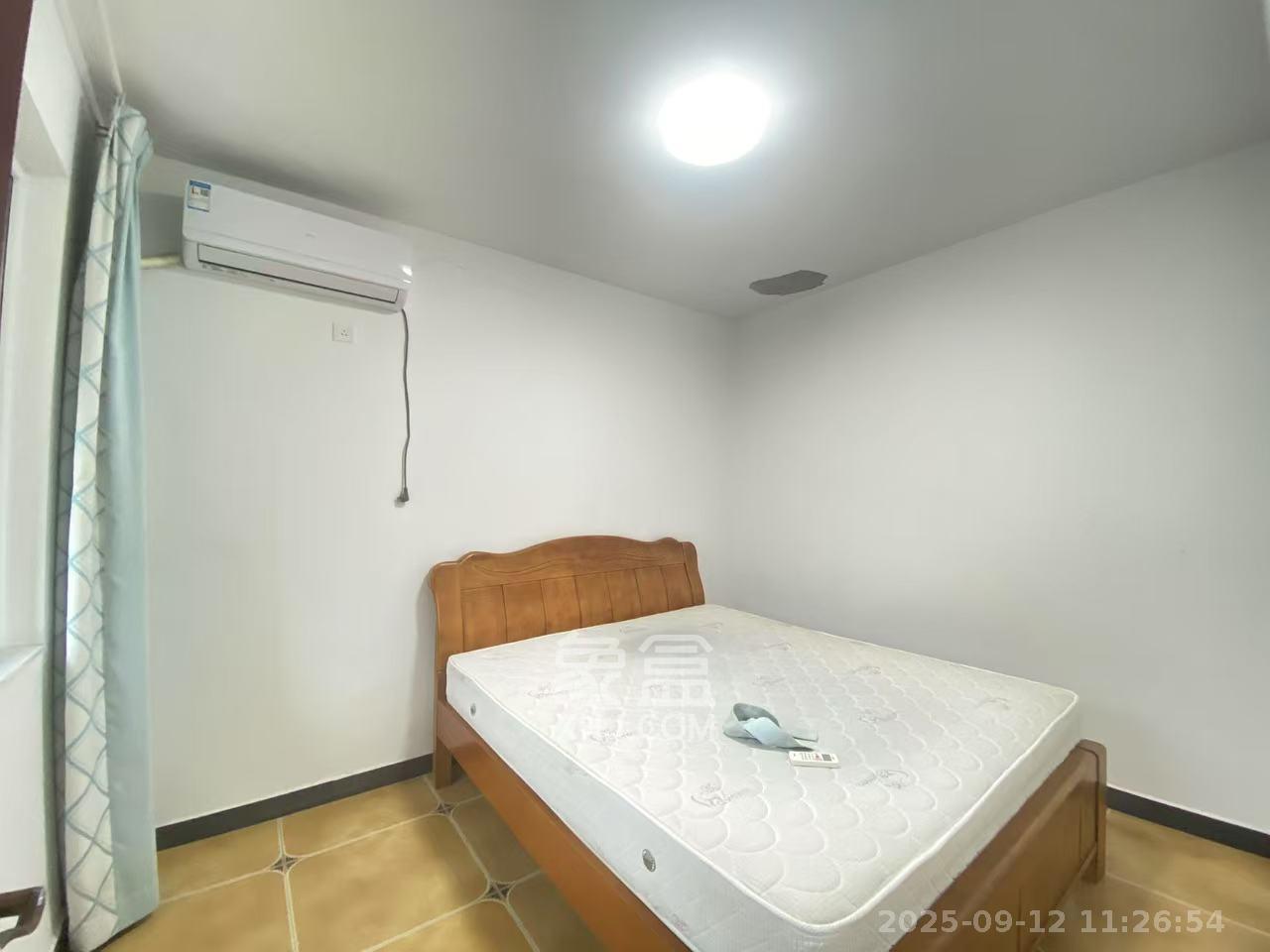 绿地新都会 3室2厅2卫 2200.0元/月 绿地新都会 3室2厅2卫 2200.0元/月室内图