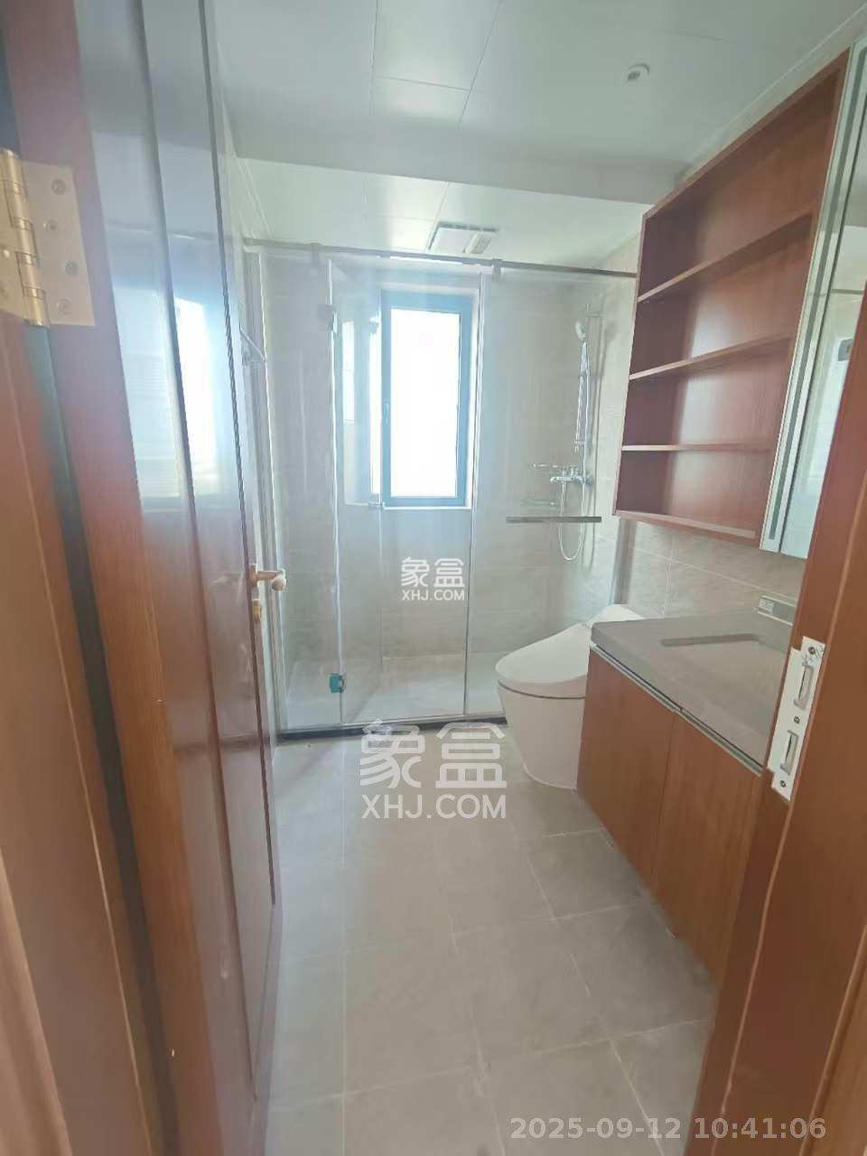 恒大御景天下城二期  3室2厅2卫    2000.0元/月 恒大御景天下城二期  3室2厅2卫    2000.0元/月室内图