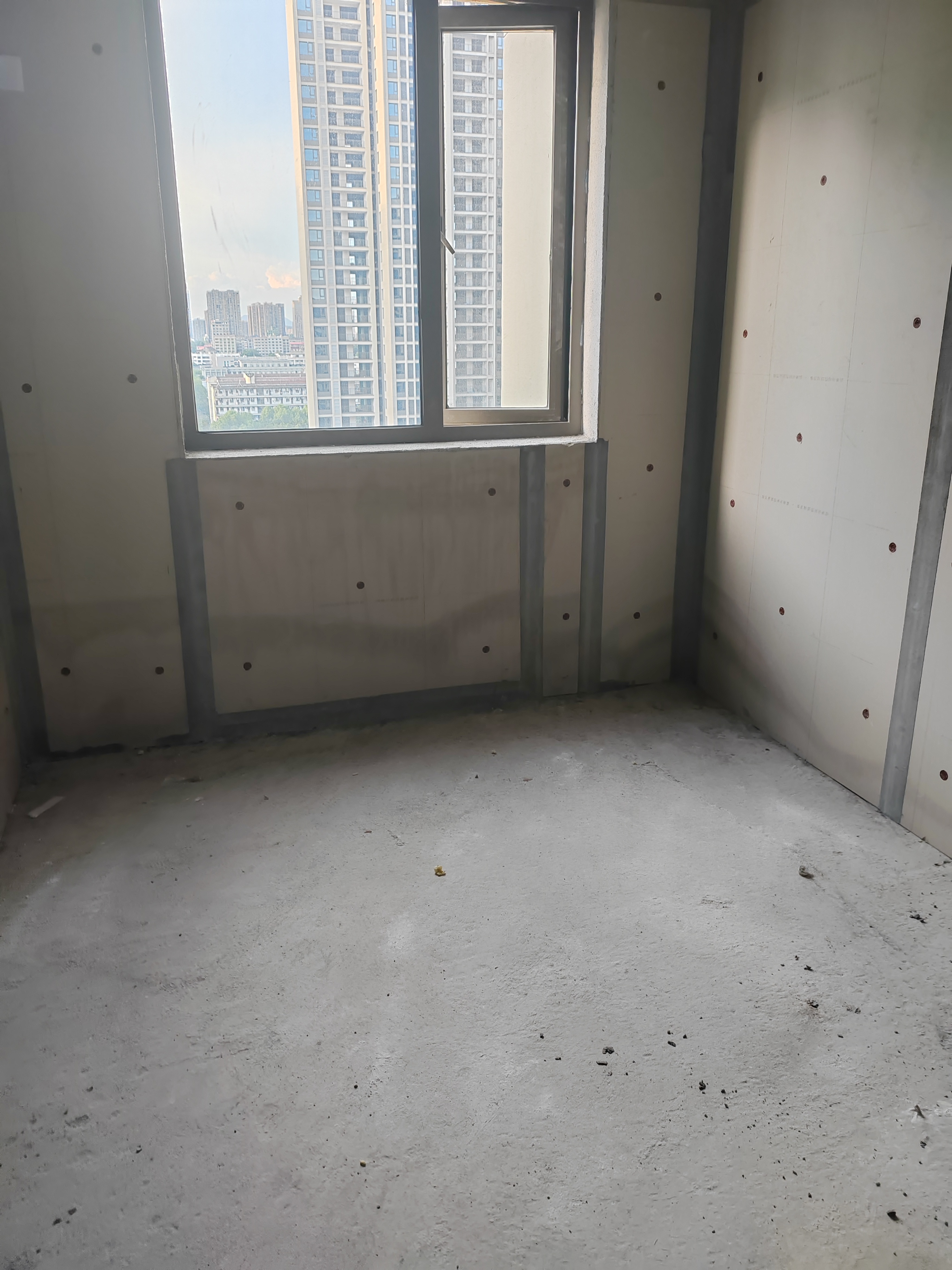 吾悦广场 4室2厅2卫 81.2万 吾悦广场 4室2厅2卫 81.2万客厅