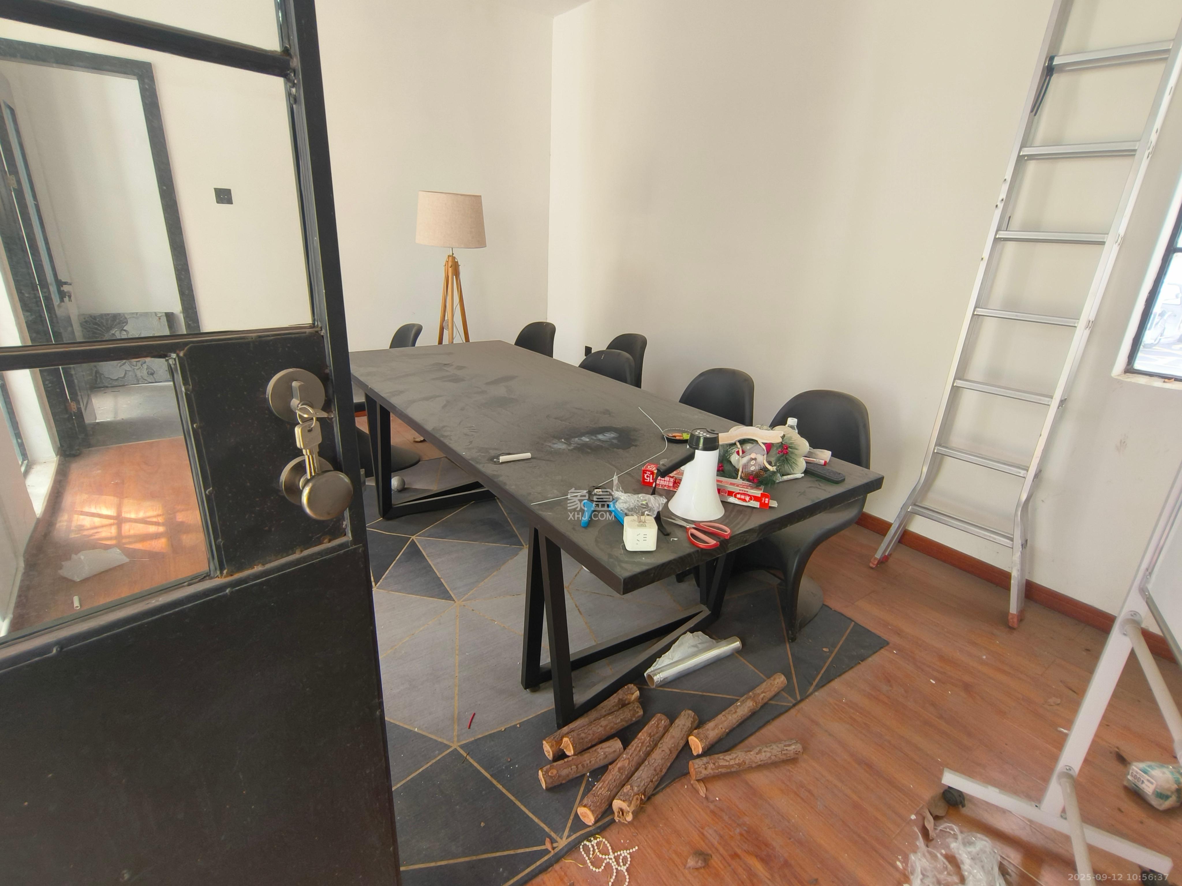 阳光100二期 4室2厅2卫 5500.0元/月 阳光100二期 4室2厅2卫 5500.0元/月室内图