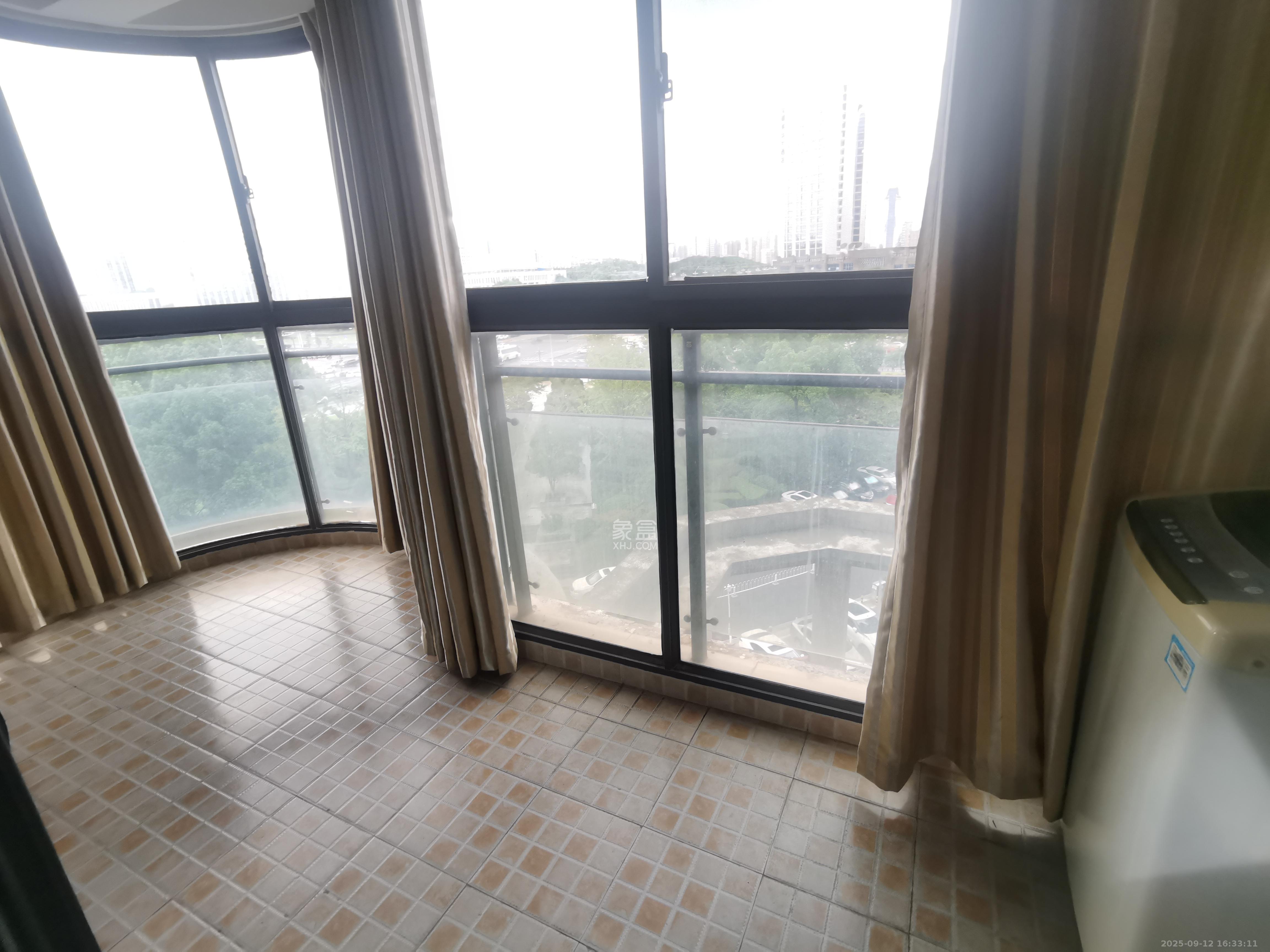 西城龙庭 4室2厅2卫 3000.0元/月 西城龙庭 4室2厅2卫 3000.0元/月室内图