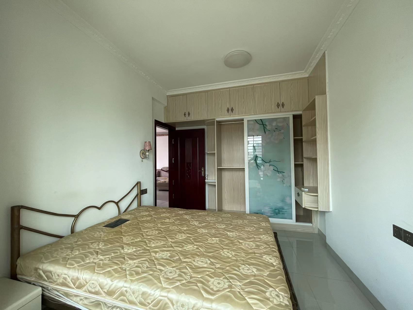 易瓒良庄  3室2厅1卫    2200.0元/月室内图