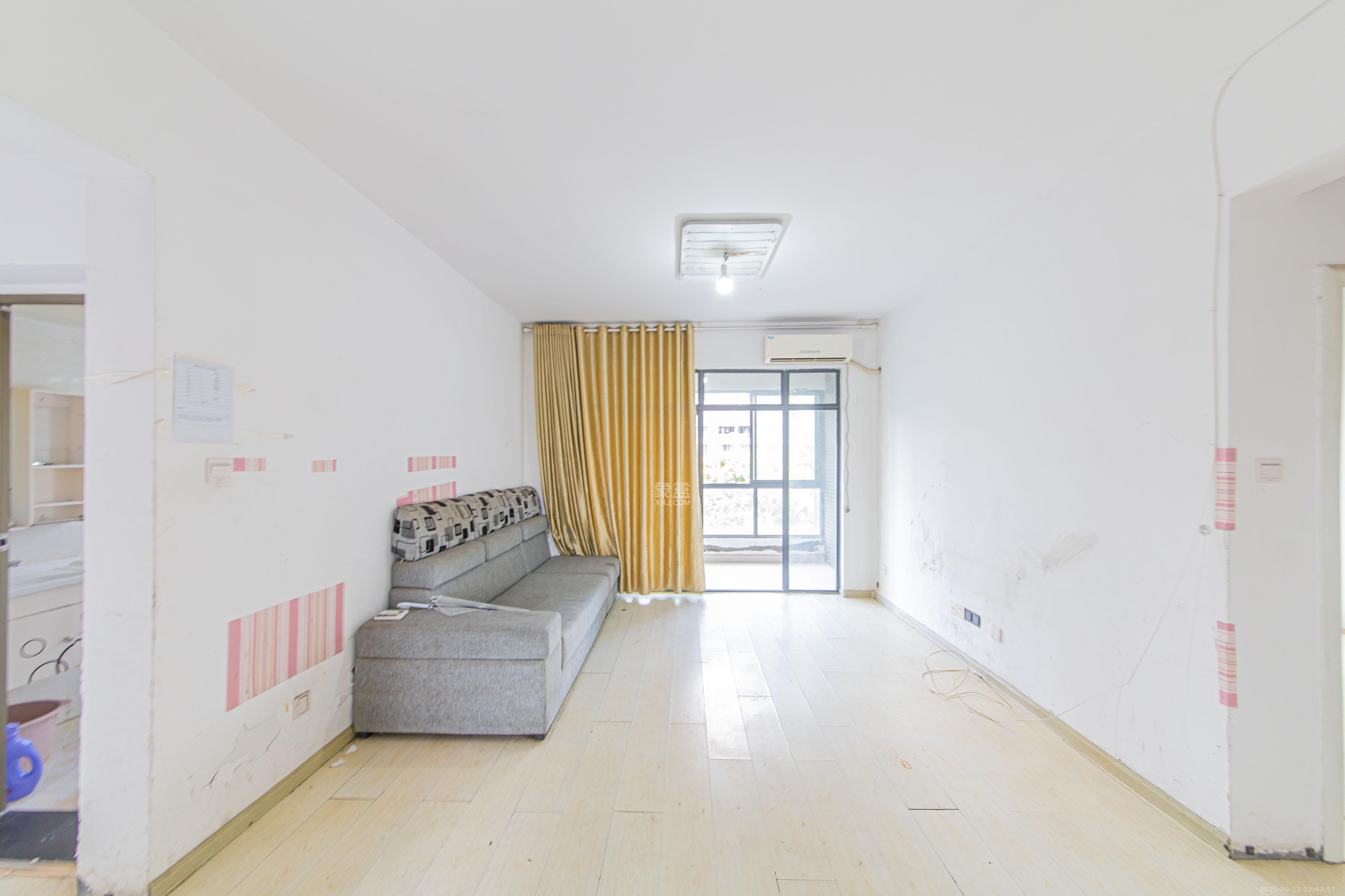 中信城市广场(中信新城一期) 2室2厅1卫 1880.0元/月 中信城市广场(中信新城一期) 2室2厅1卫 1880.0元/月室内图