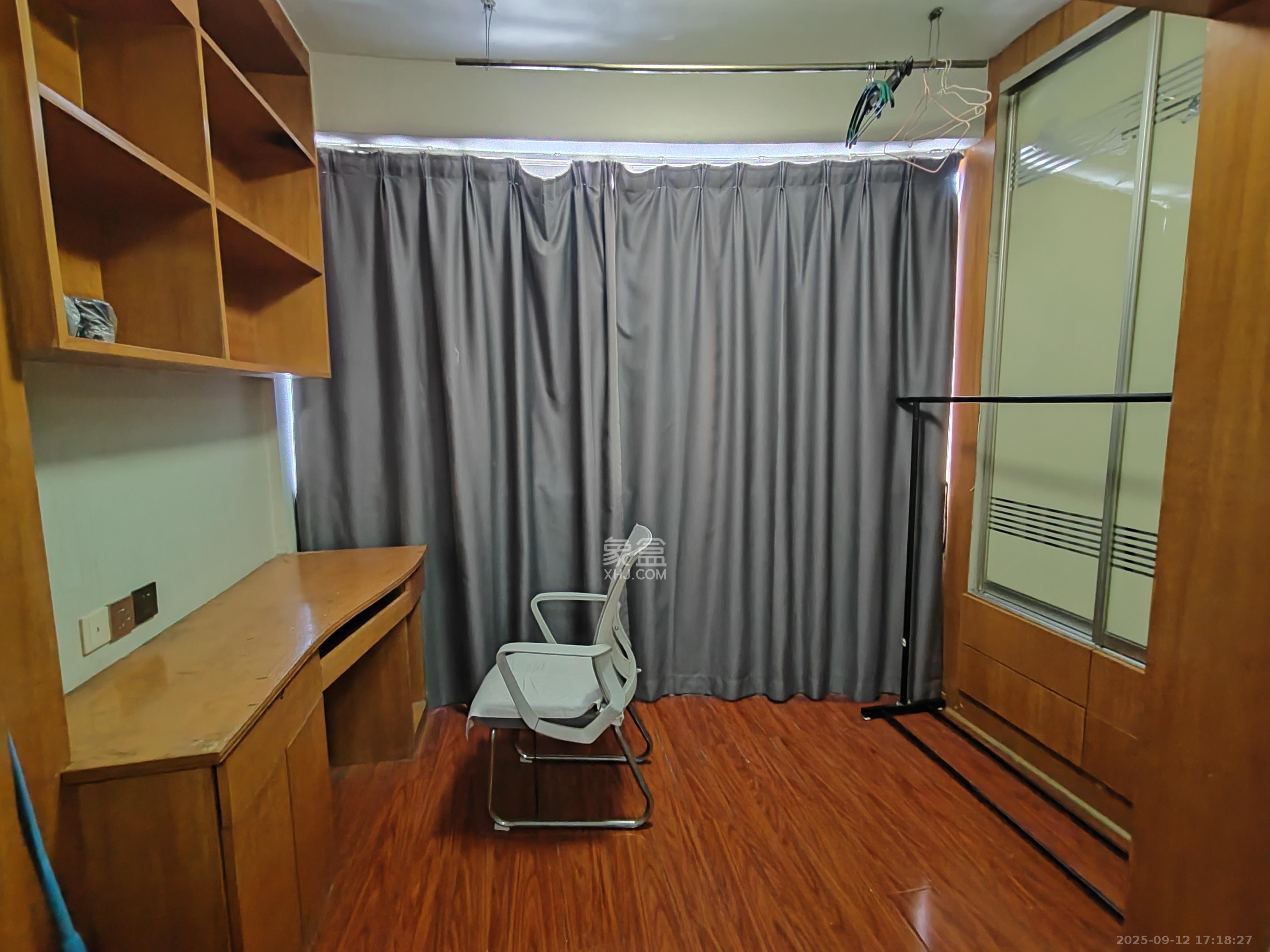 景江东方 1室1厅1卫 1500.0元/月 景江东方 1室1厅1卫 1500.0元/月室内图