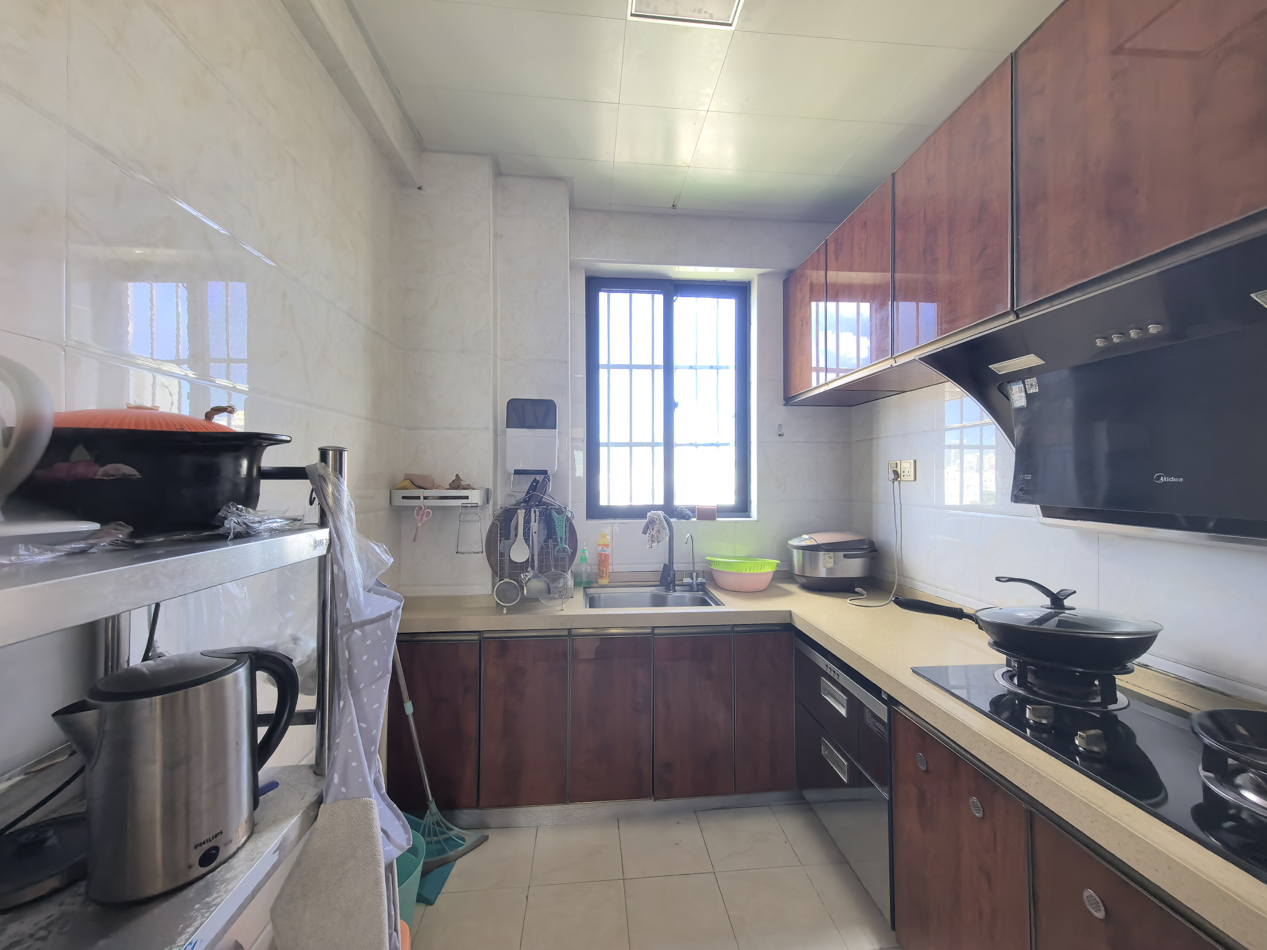 盛泰佳园  3室2厅1卫    3500.0元/月 盛泰佳园  3室2厅1卫    3500.0元/月室内图