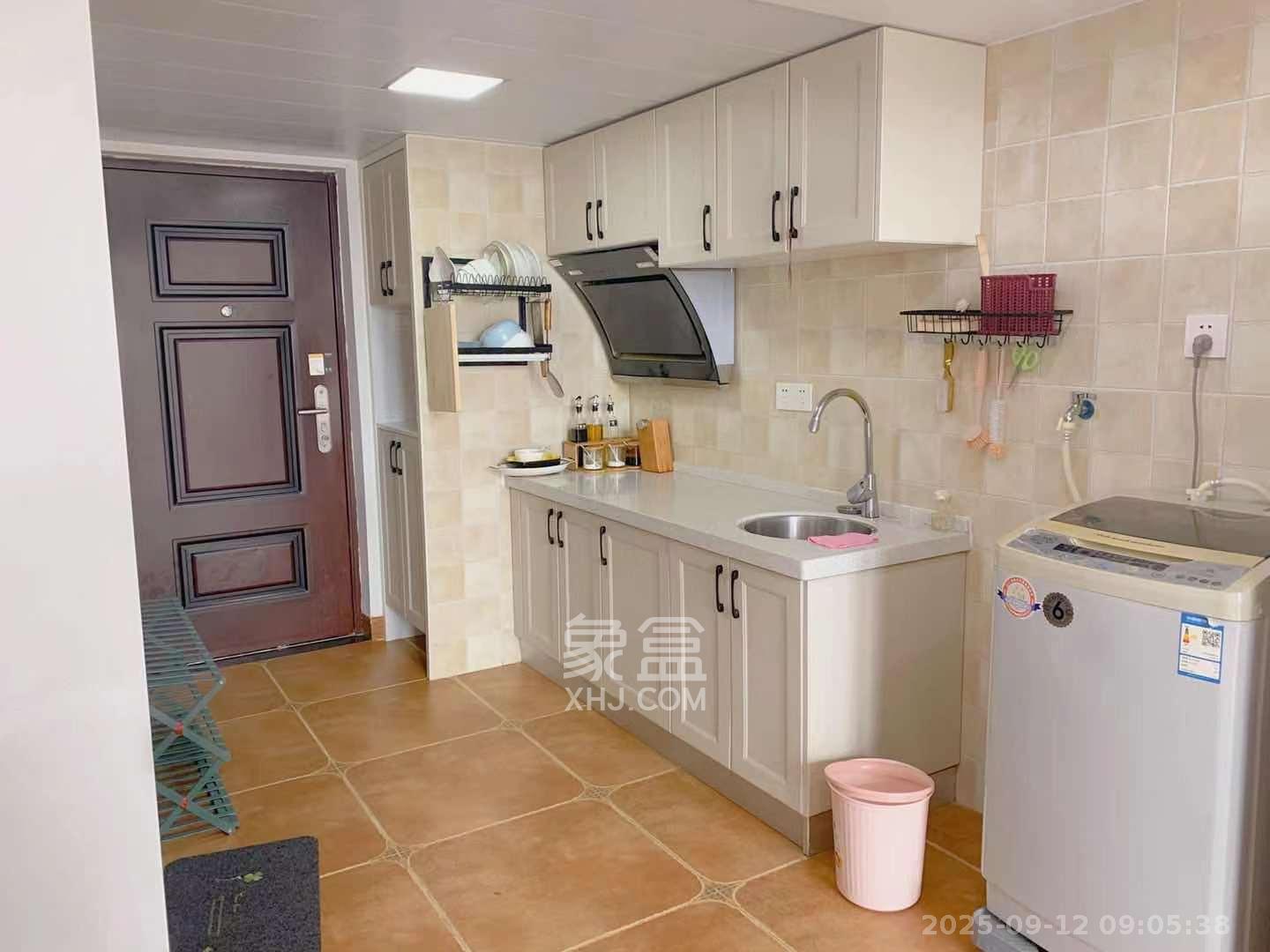 中建芙蓉嘉苑 1室1厅1卫 1500.0元/月 中建芙蓉嘉苑 1室1厅1卫 1500.0元/月室内图