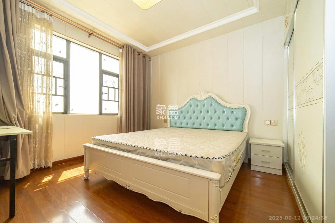 悦湖山 4室2厅2卫 69.8万 悦湖山 4室2厅2卫 69.8万卧室