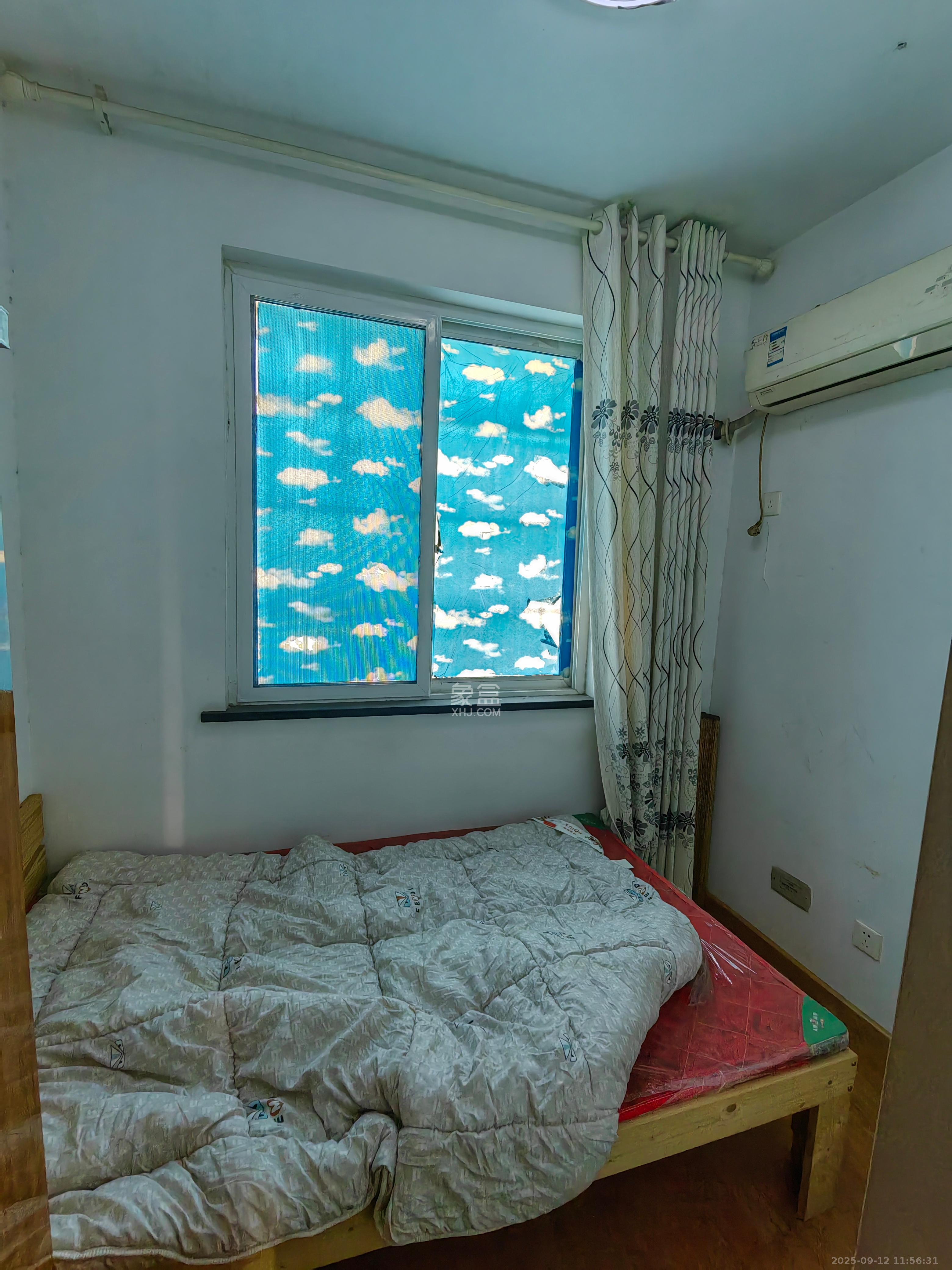 麓谷锦和园 3室2厅1卫 2200.0元/月 麓谷锦和园 3室2厅1卫 2200.0元/月室内图