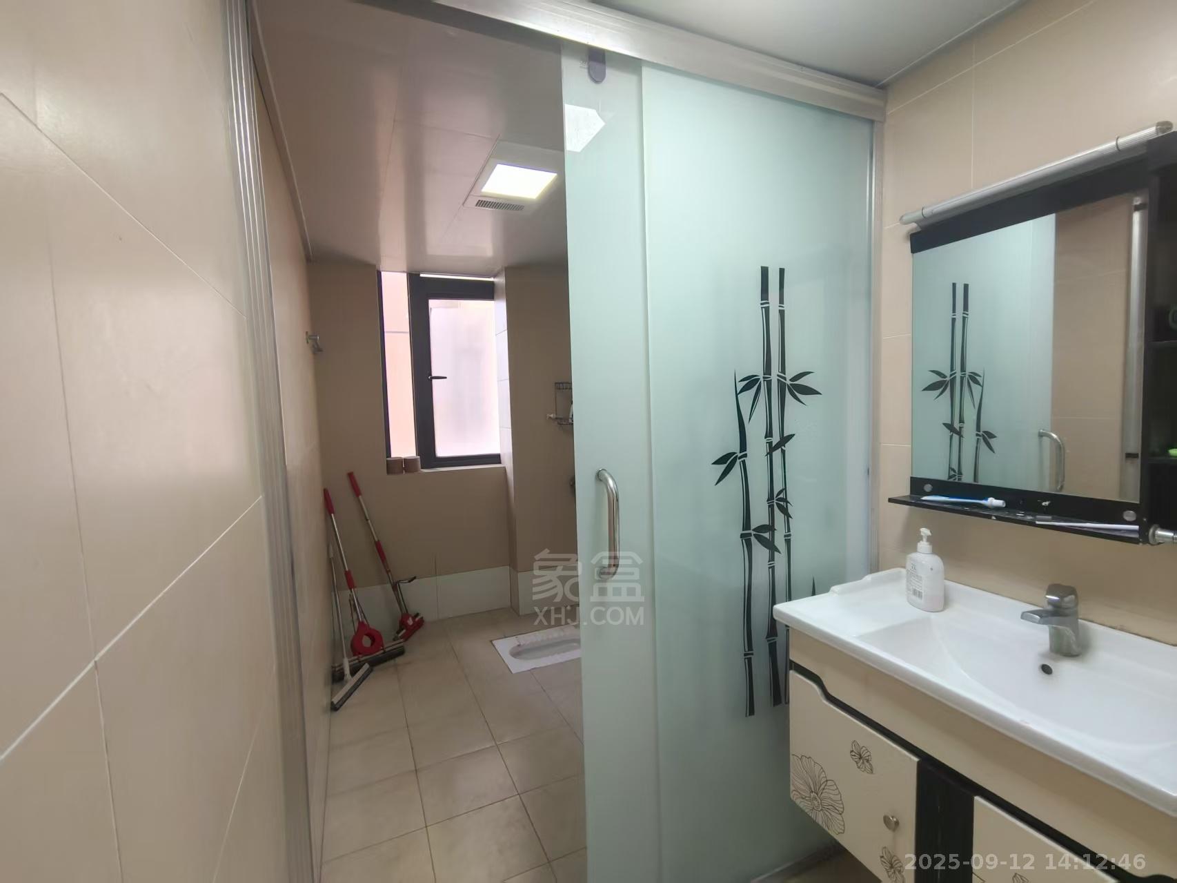 流金岁月-华晨国际 3室2厅2卫 2200.0元/月 流金岁月-华晨国际 3室2厅2卫 2200.0元/月室内图