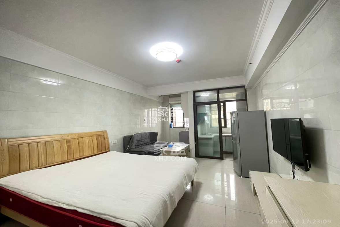 同鑫家园 1室1厅1卫 1300.0元/月 同鑫家园 1室1厅1卫 1300.0元/月室内图