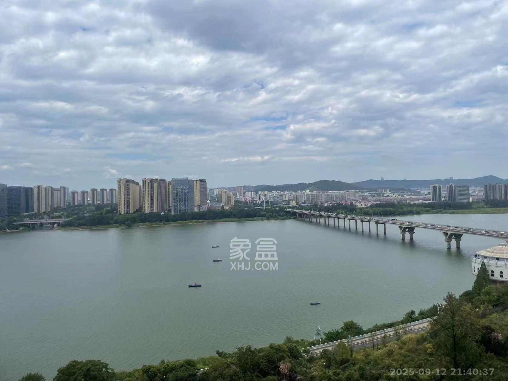 万科紫台  3室2厅2卫    265.0万室内图1