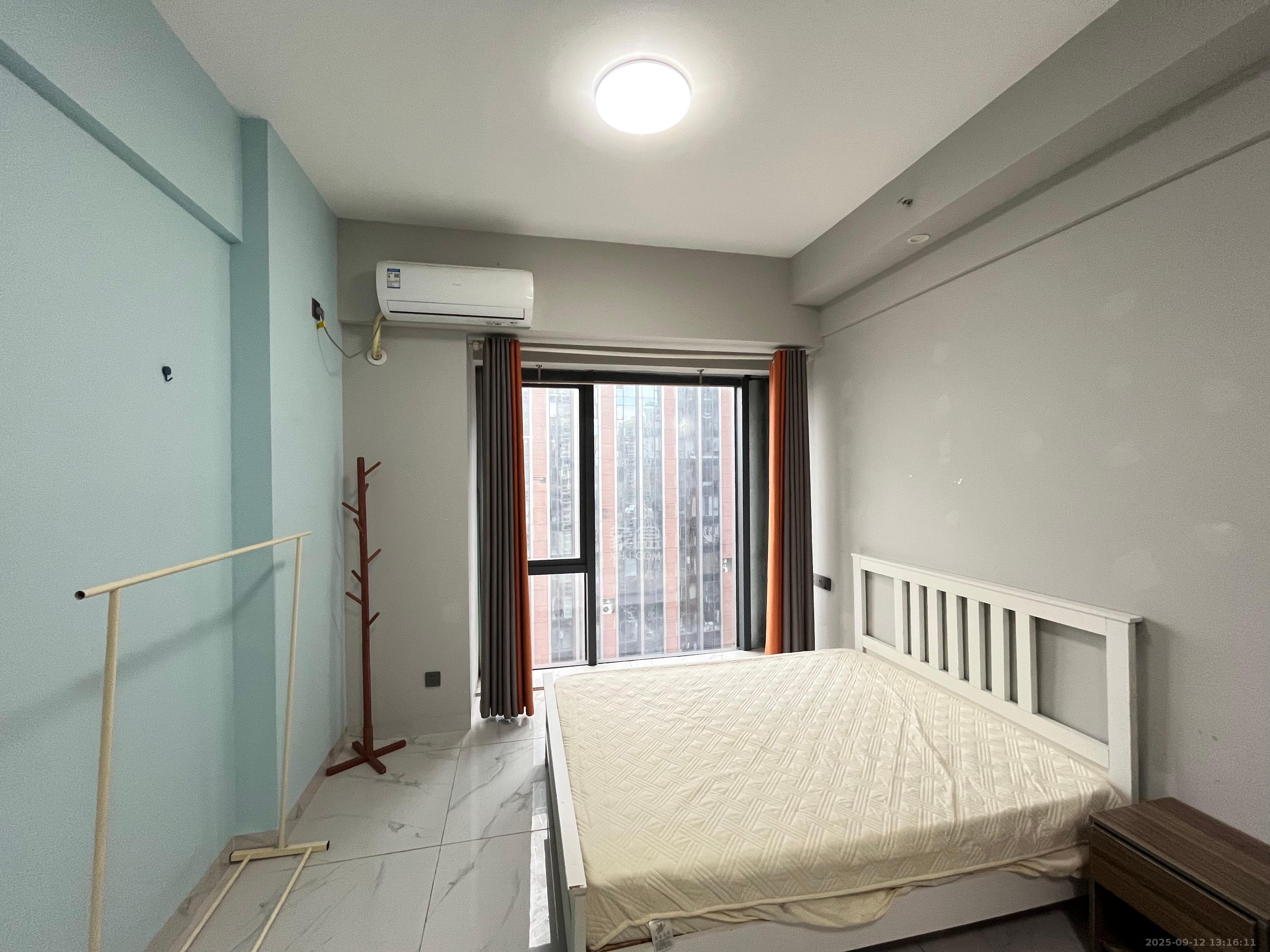 万润时光里  1室1厅1卫    1700.0元/月 万润时光里  1室1厅1卫    1700.0元/月室内图