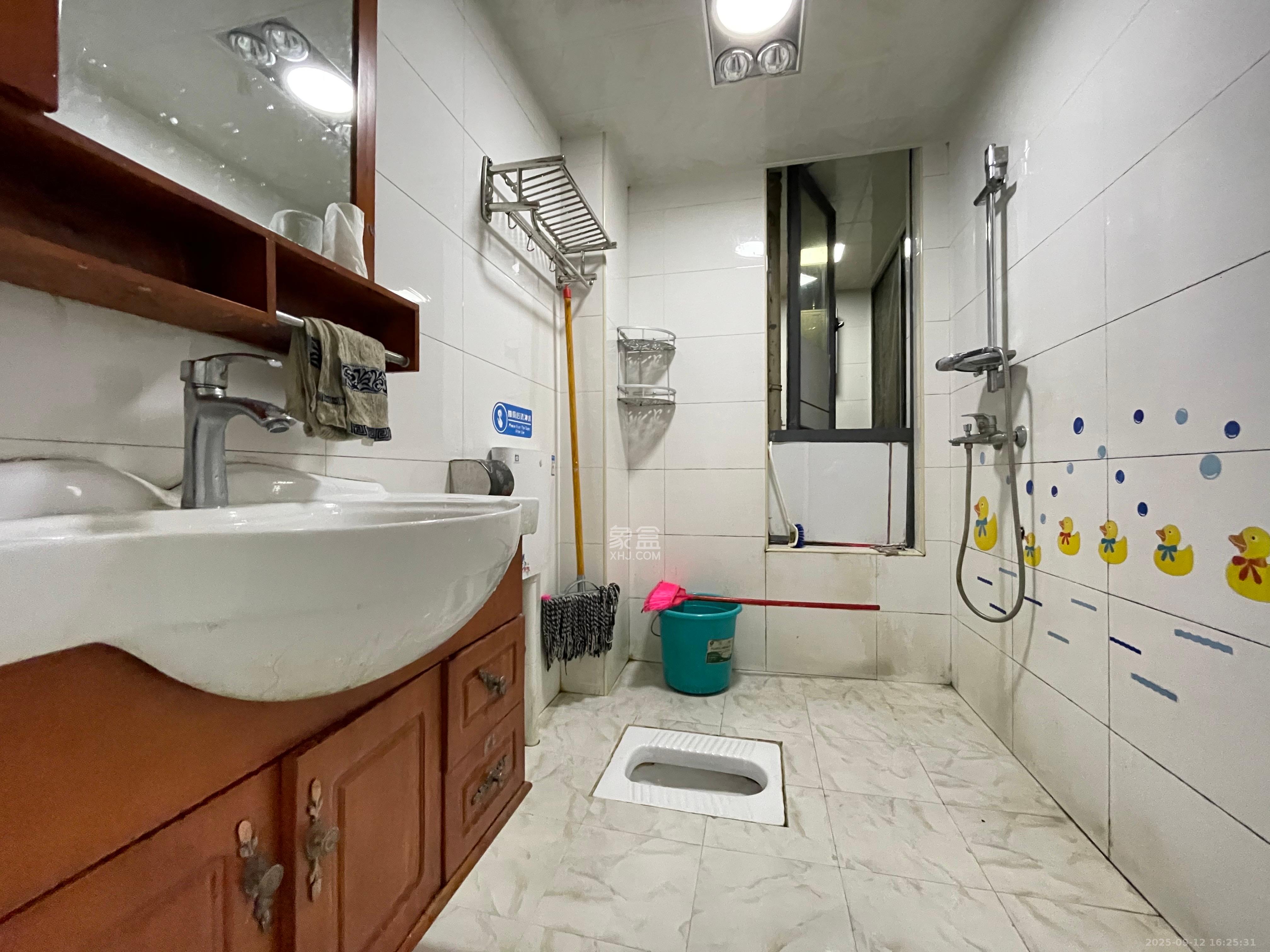 保利麓谷林语C区  3室2厅1卫    2300.0元/月 保利麓谷林语C区  3室2厅1卫    2300.0元/月室内图