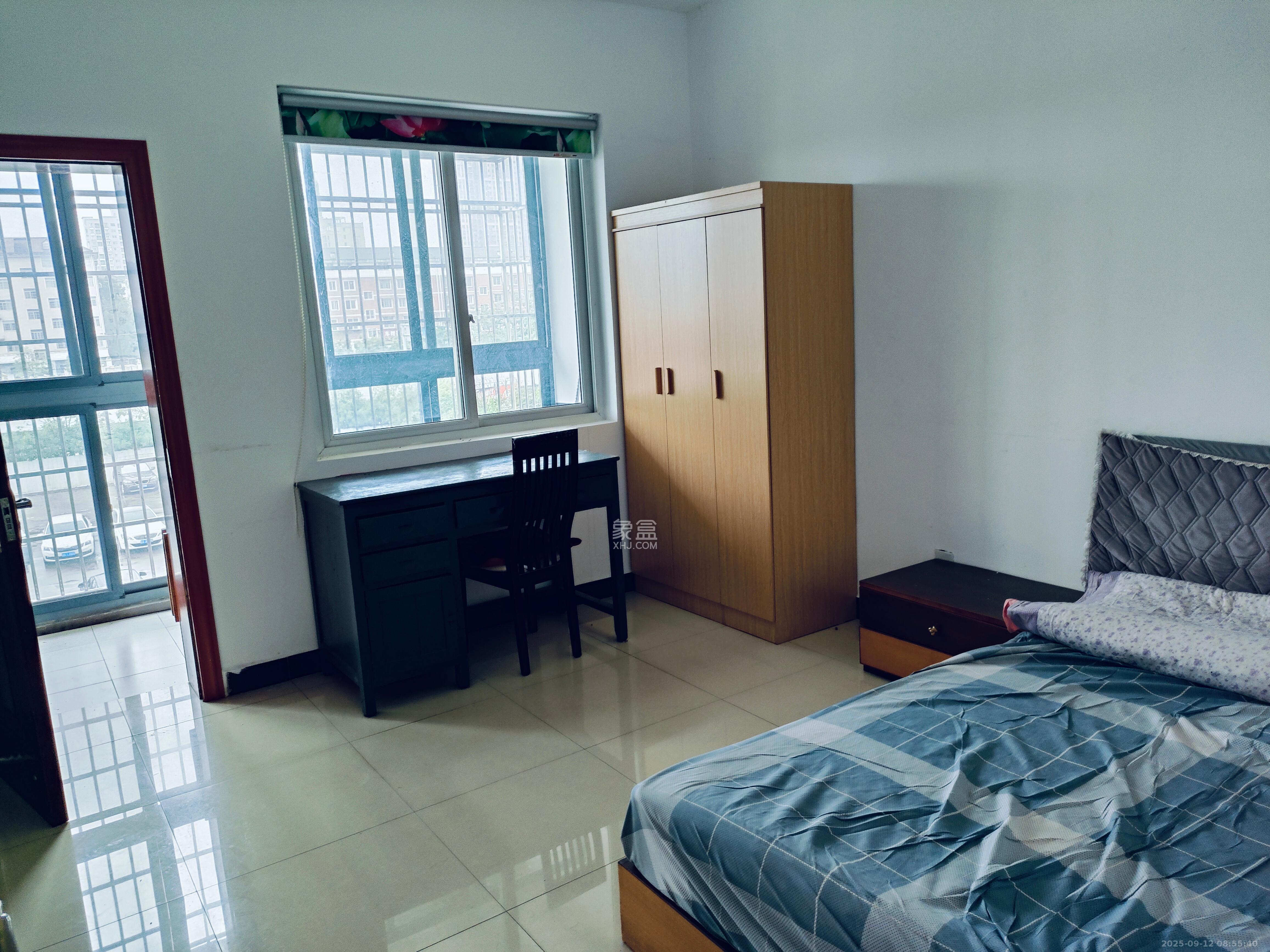 金鹰机电大市场  2室2厅1卫    1300.0元/月室内图