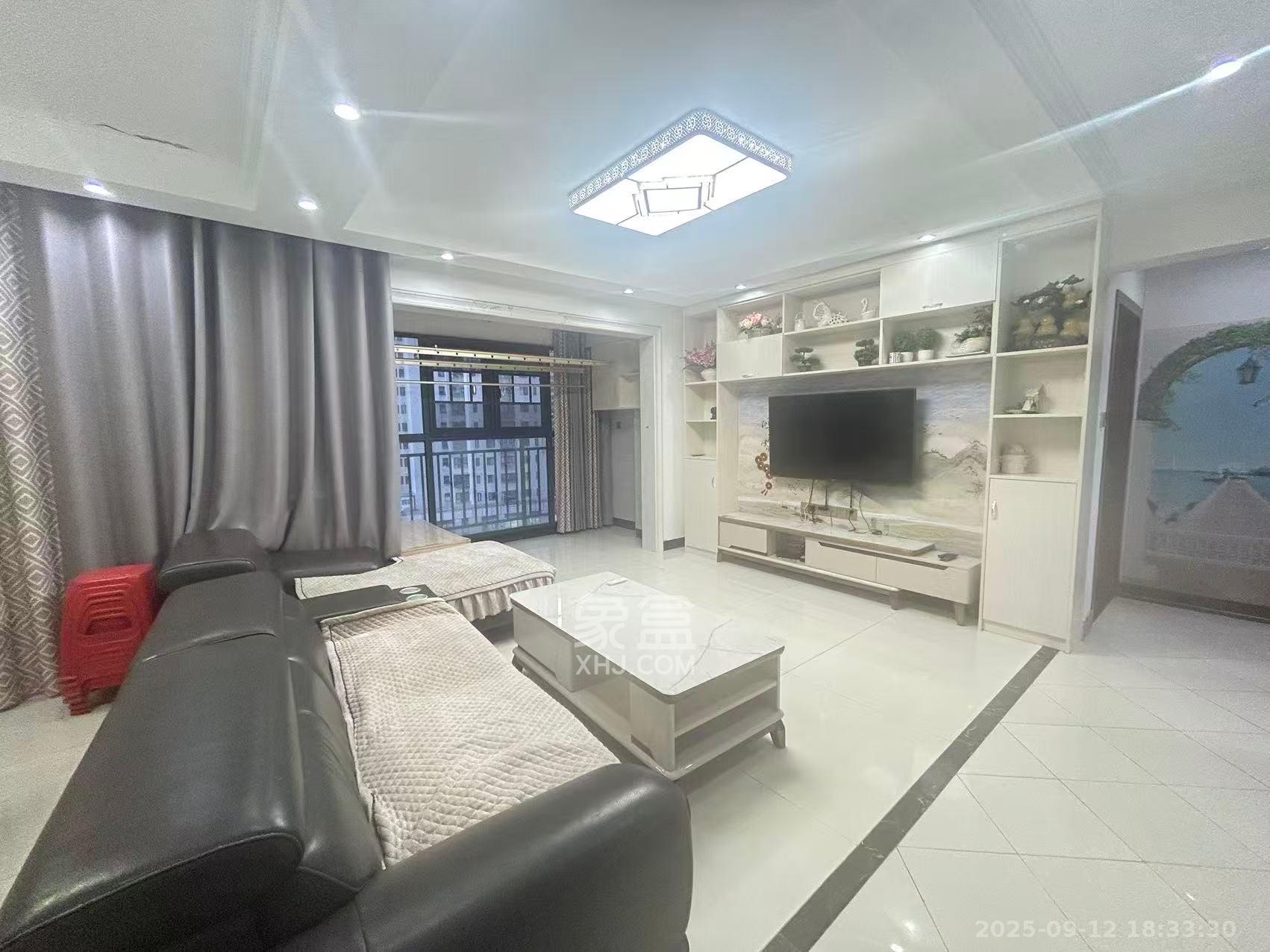 好莱城（弘德西街）  4室2厅2卫    3000.0元/月室内图