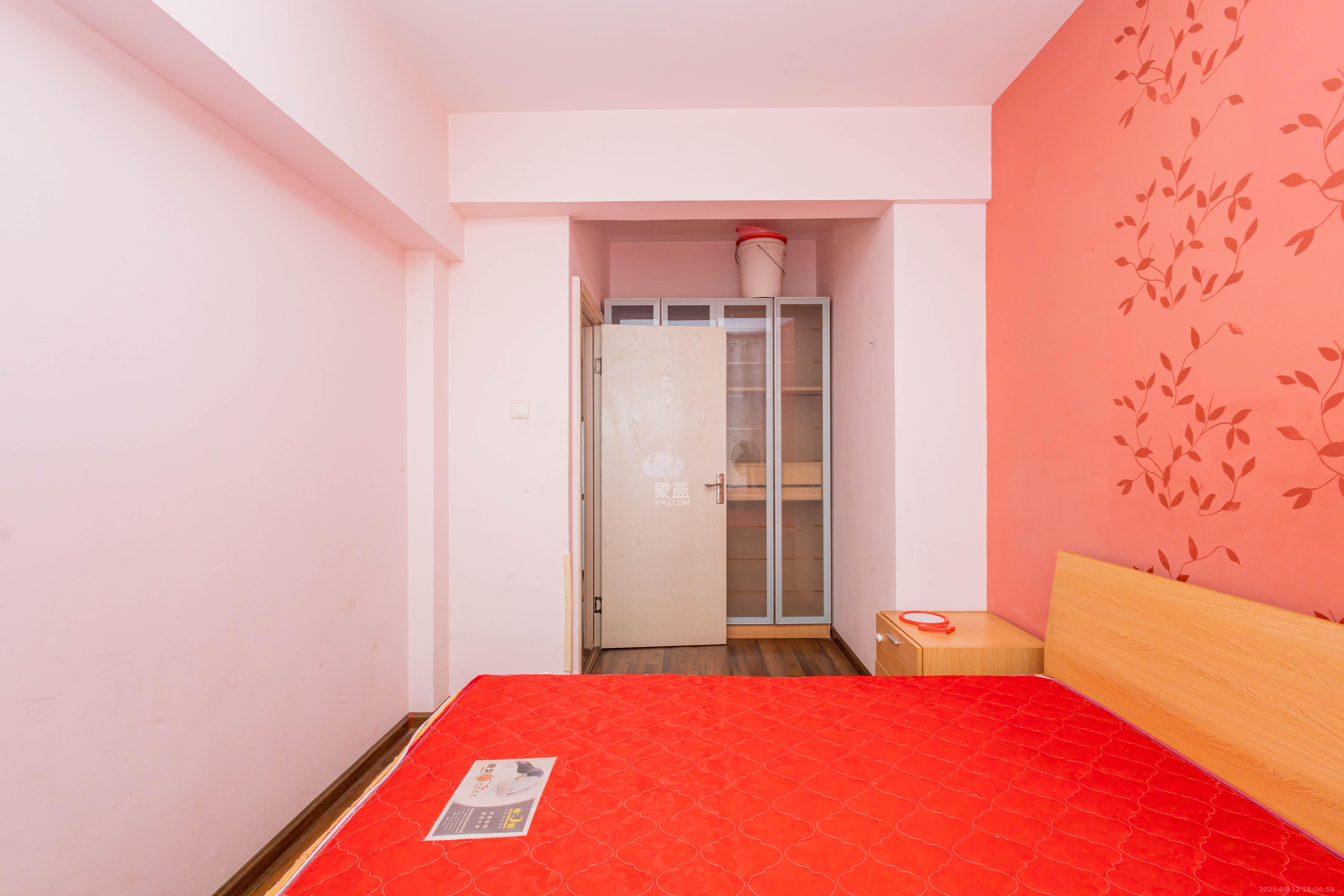 未来蜂巢 3室1厅1卫 36.5万 未来蜂巢 3室1厅1卫 36.5万卧室