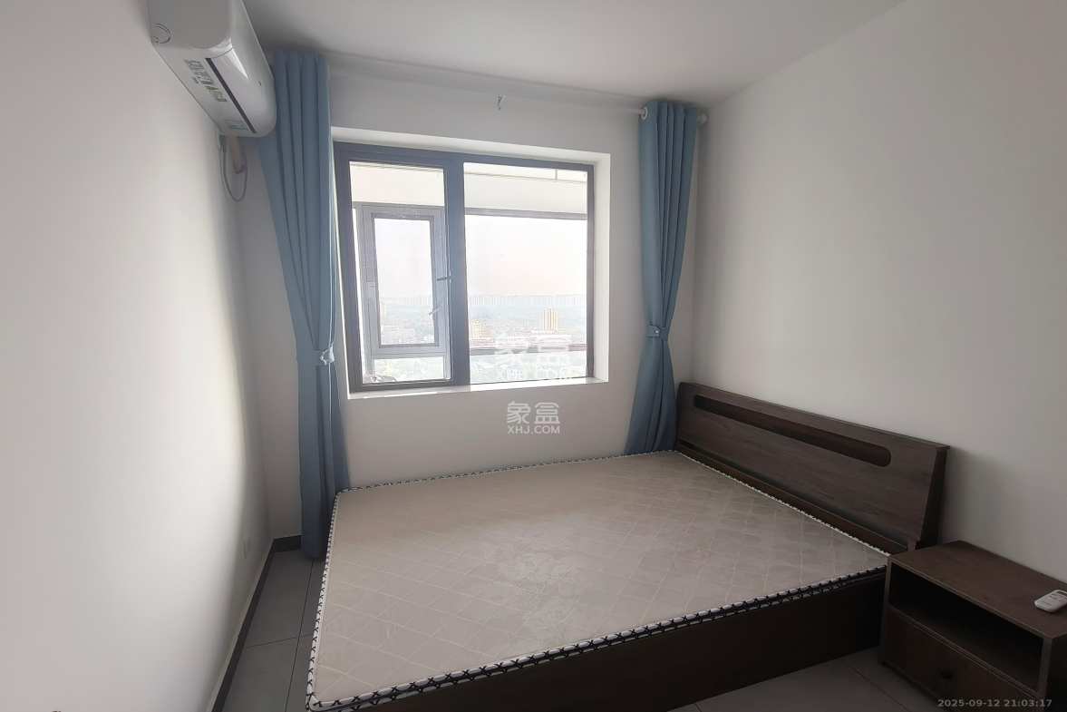 青竹湖曦园  3室2厅1卫    2000.0元/月 青竹湖曦园  3室2厅1卫    2000.0元/月室内图