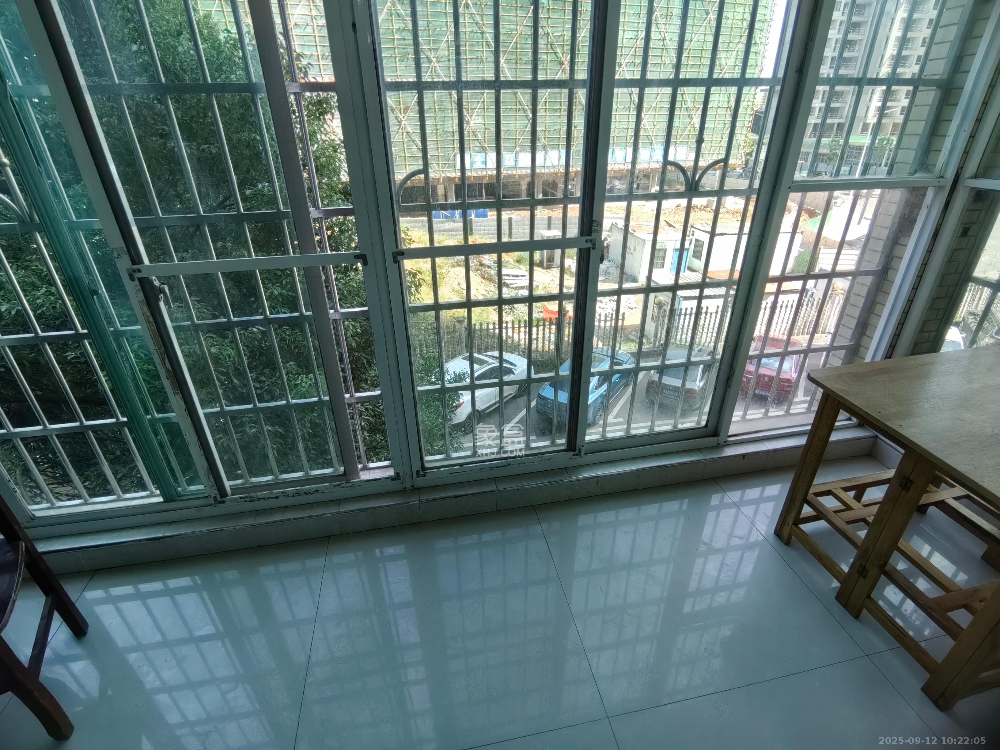 洞井二小区 3室2厅1卫 1900.0元/月 洞井二小区 3室2厅1卫 1900.0元/月室内图