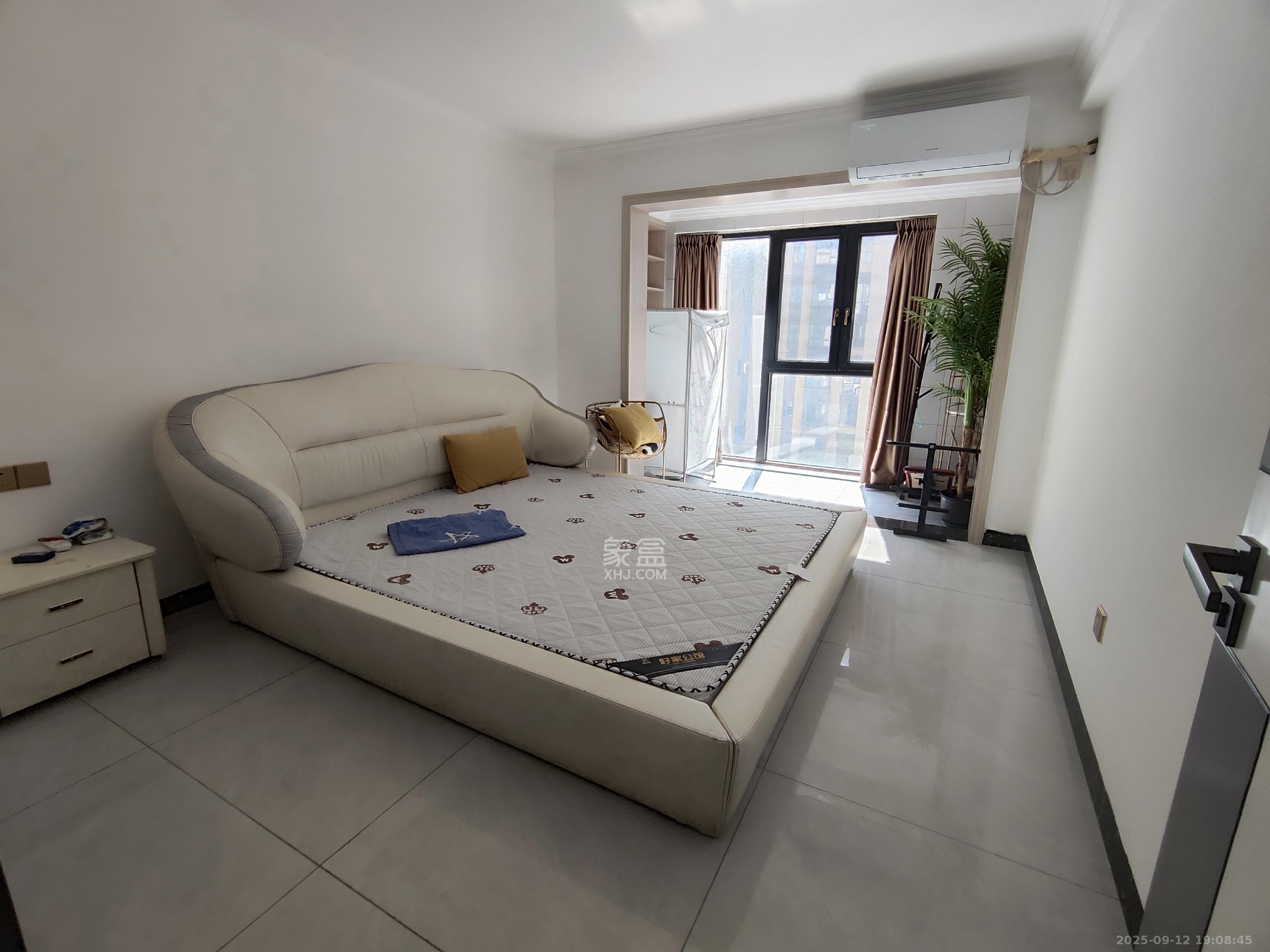 澳海谷山府 4室2厅2卫 2500.0元/月 澳海谷山府 4室2厅2卫 2500.0元/月室内图