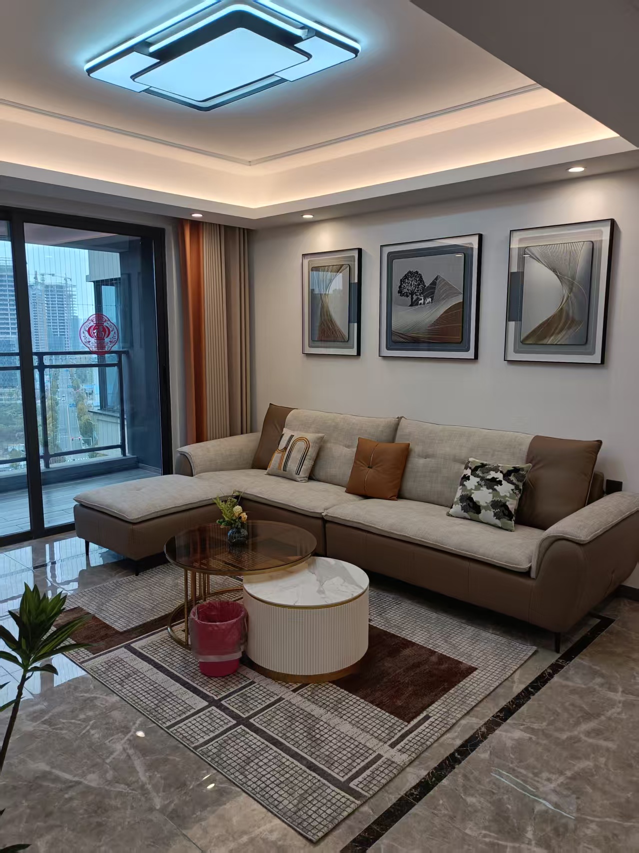 绿地V岛  4室2厅2卫   4100.00元/月户型图
