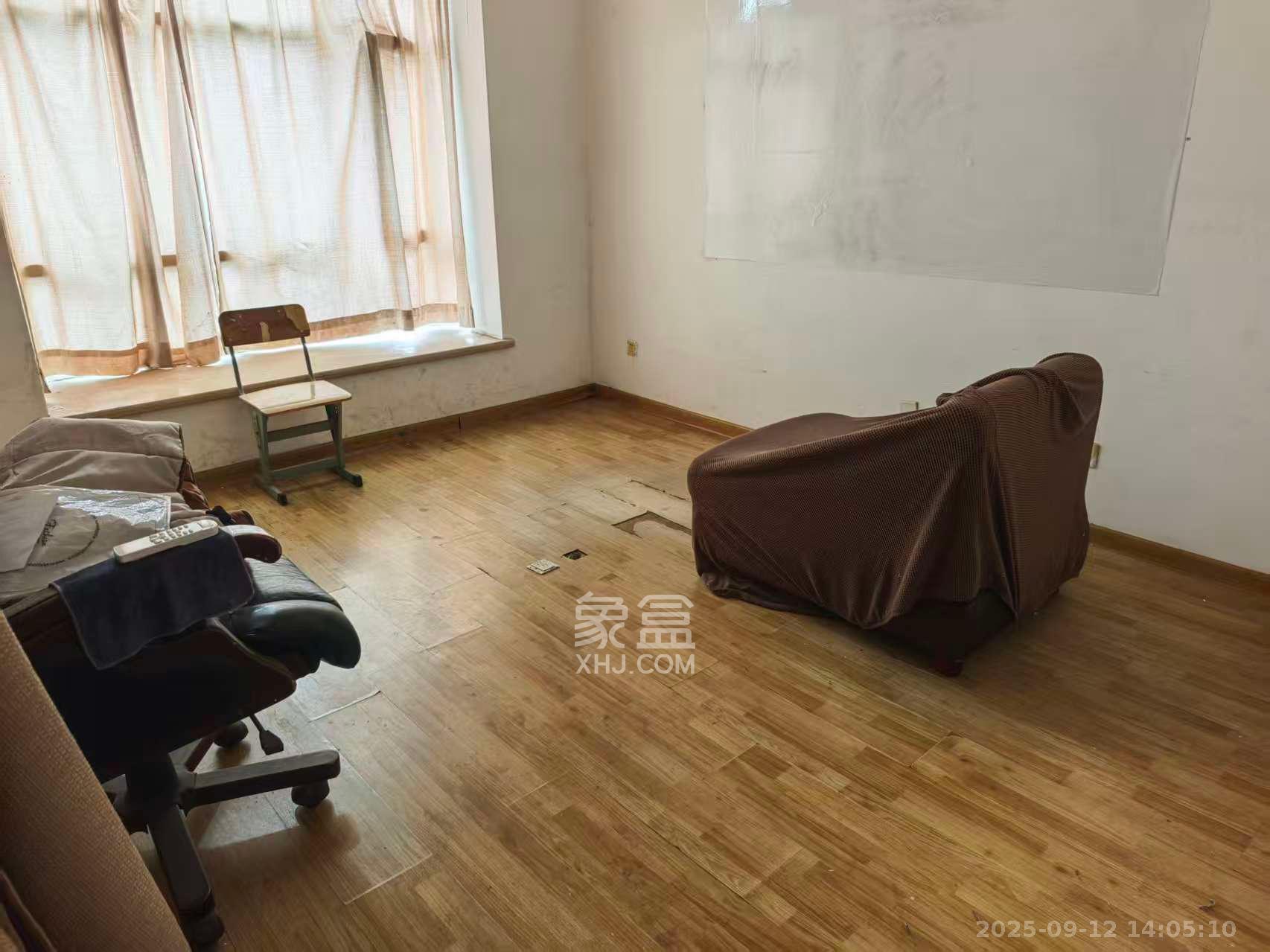 美林景园 3室2厅2卫 2500.0元/月 美林景园 3室2厅2卫 2500.0元/月室内图