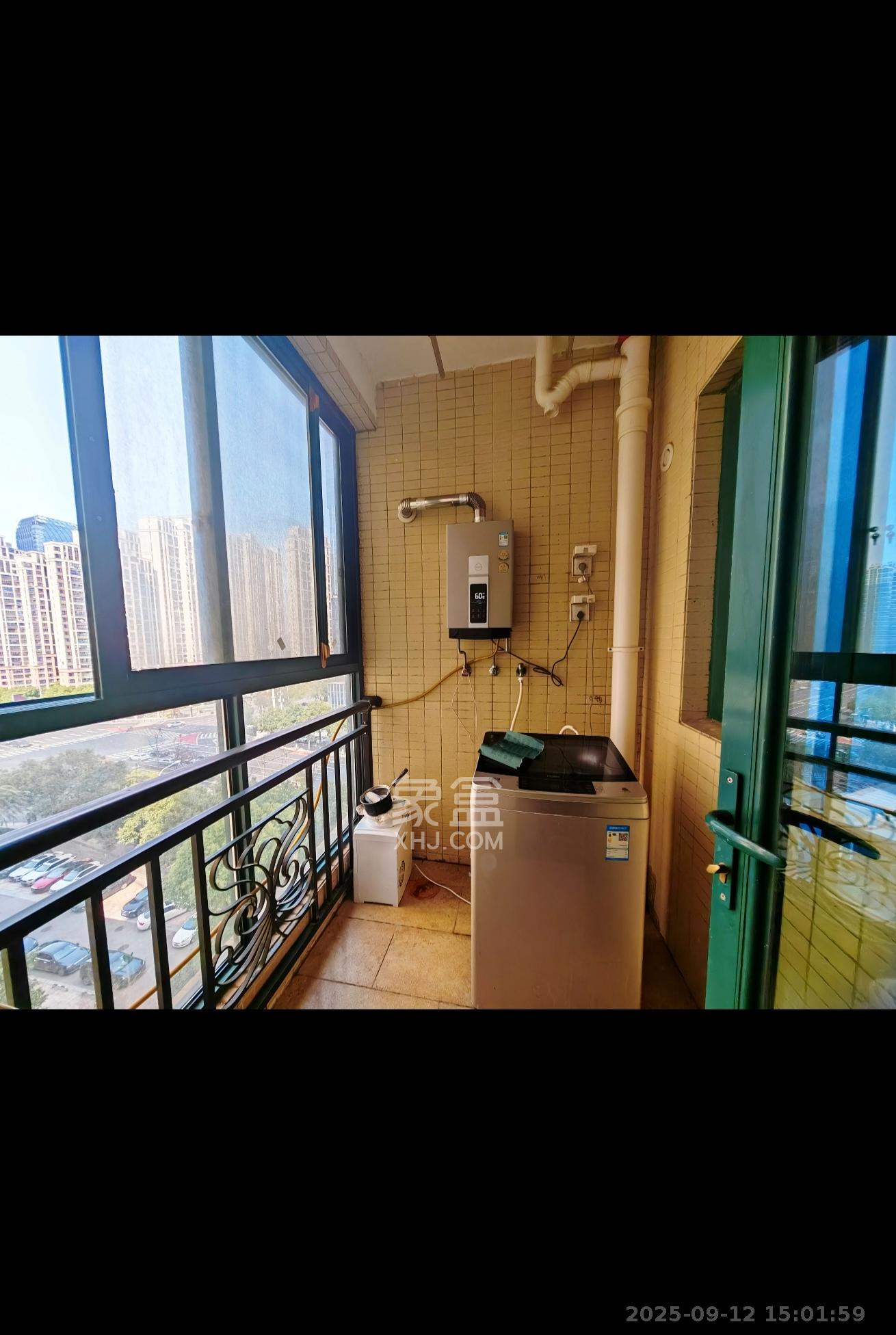 恒大御景湾  3室2厅2卫    3500.0元/月 恒大御景湾  3室2厅2卫    3500.0元/月室内图