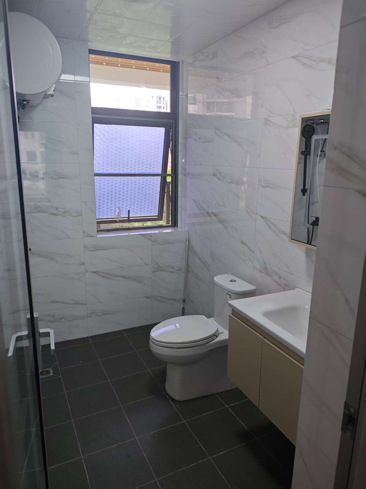 鸿天阁 3室2厅2卫 3200.0元/月 鸿天阁 3室2厅2卫 3200.0元/月室内图