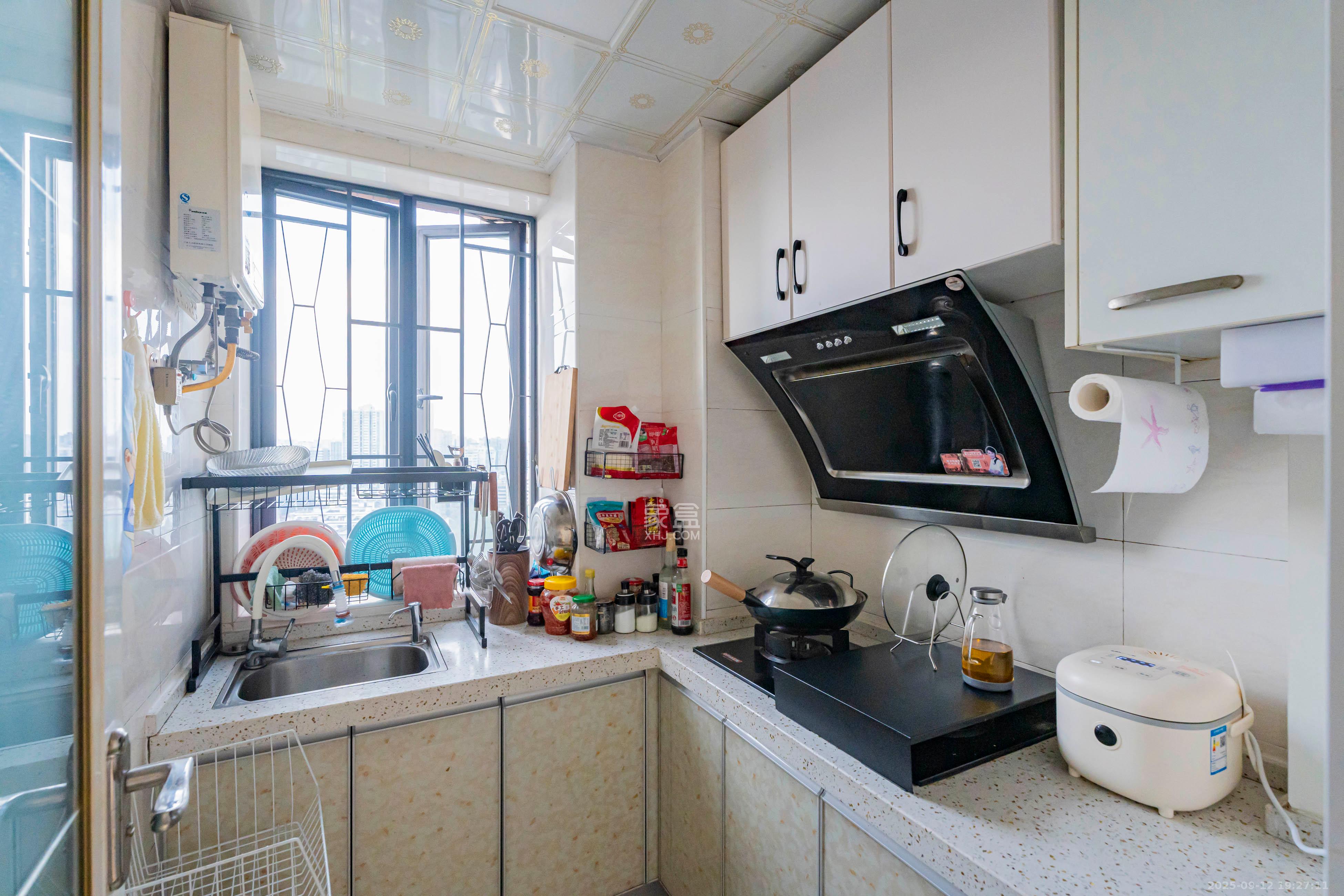 兰亭峰景  2室2厅1卫    66.0万 兰亭峰景  2室2厅1卫    66.0万厨房