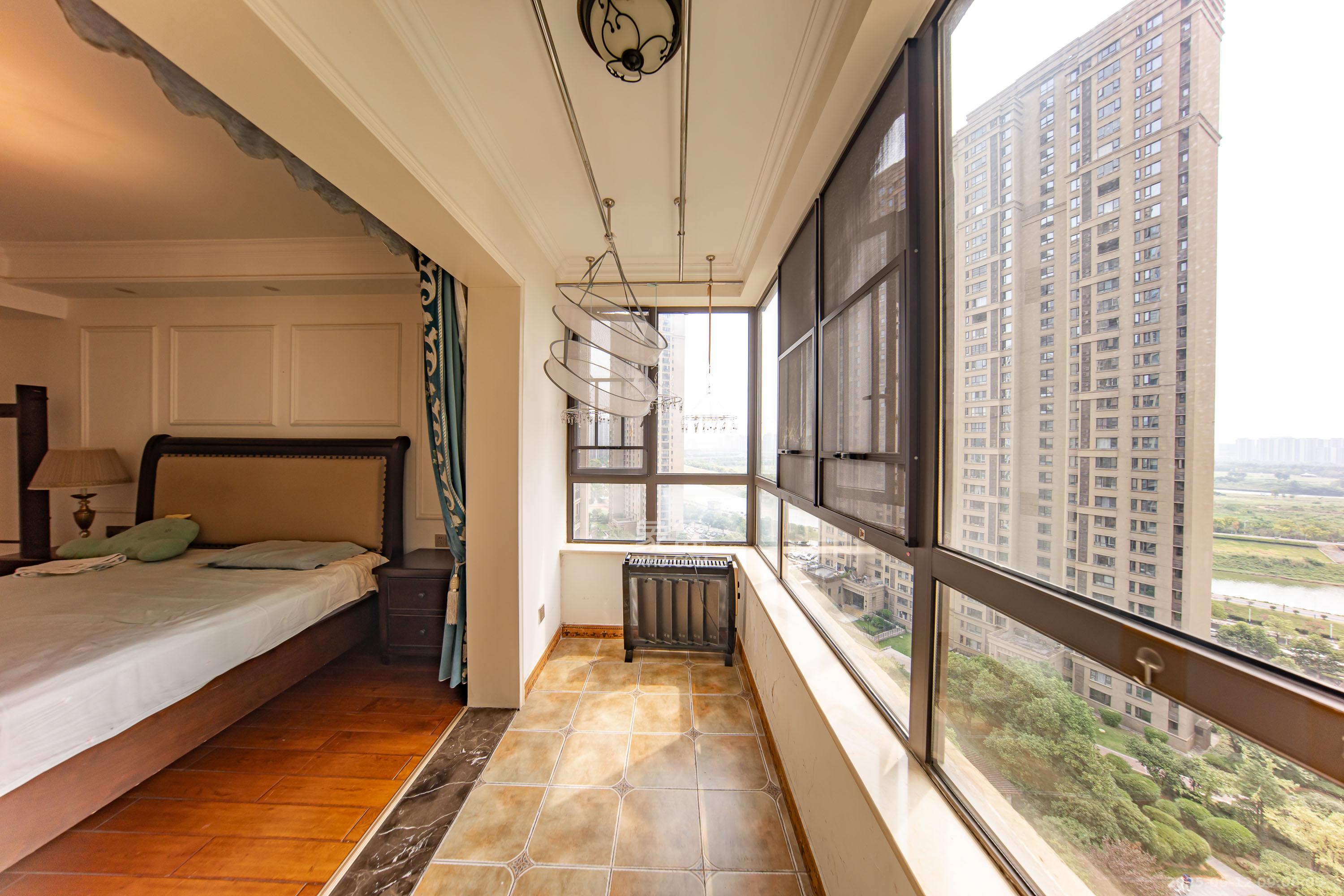 华润橡树湾 3室2厅2卫 95.98万 华润橡树湾 3室2厅2卫 95.98万卧室