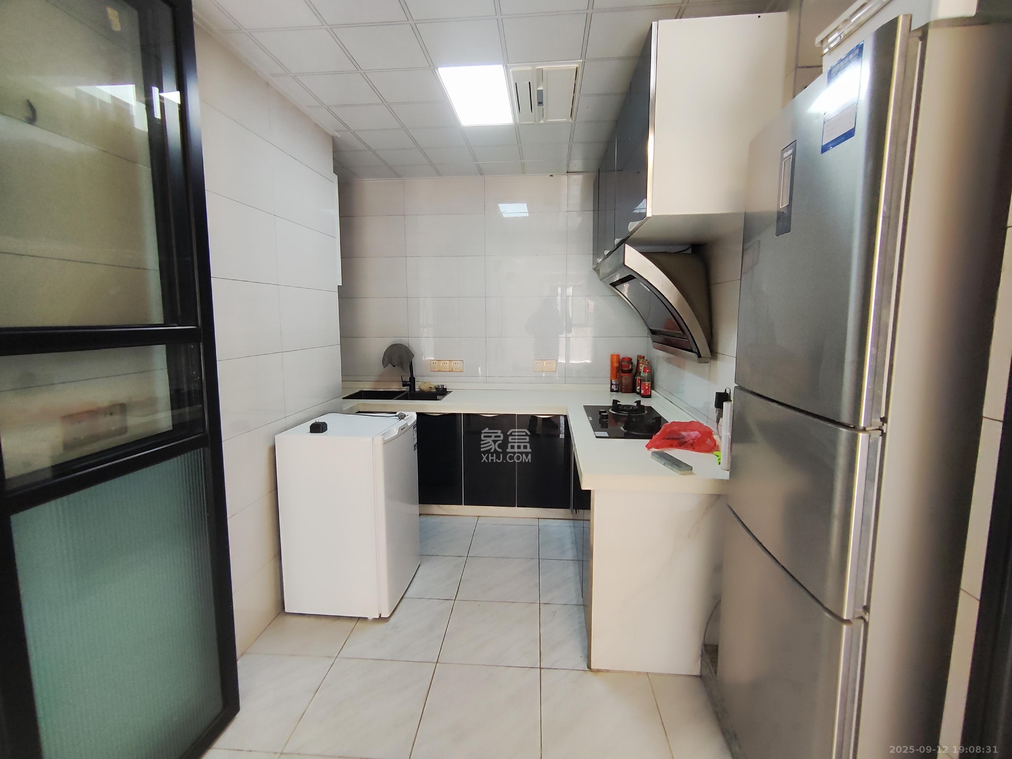 澳海谷山府 4室2厅2卫 2500.0元/月 澳海谷山府 4室2厅2卫 2500.0元/月室内图