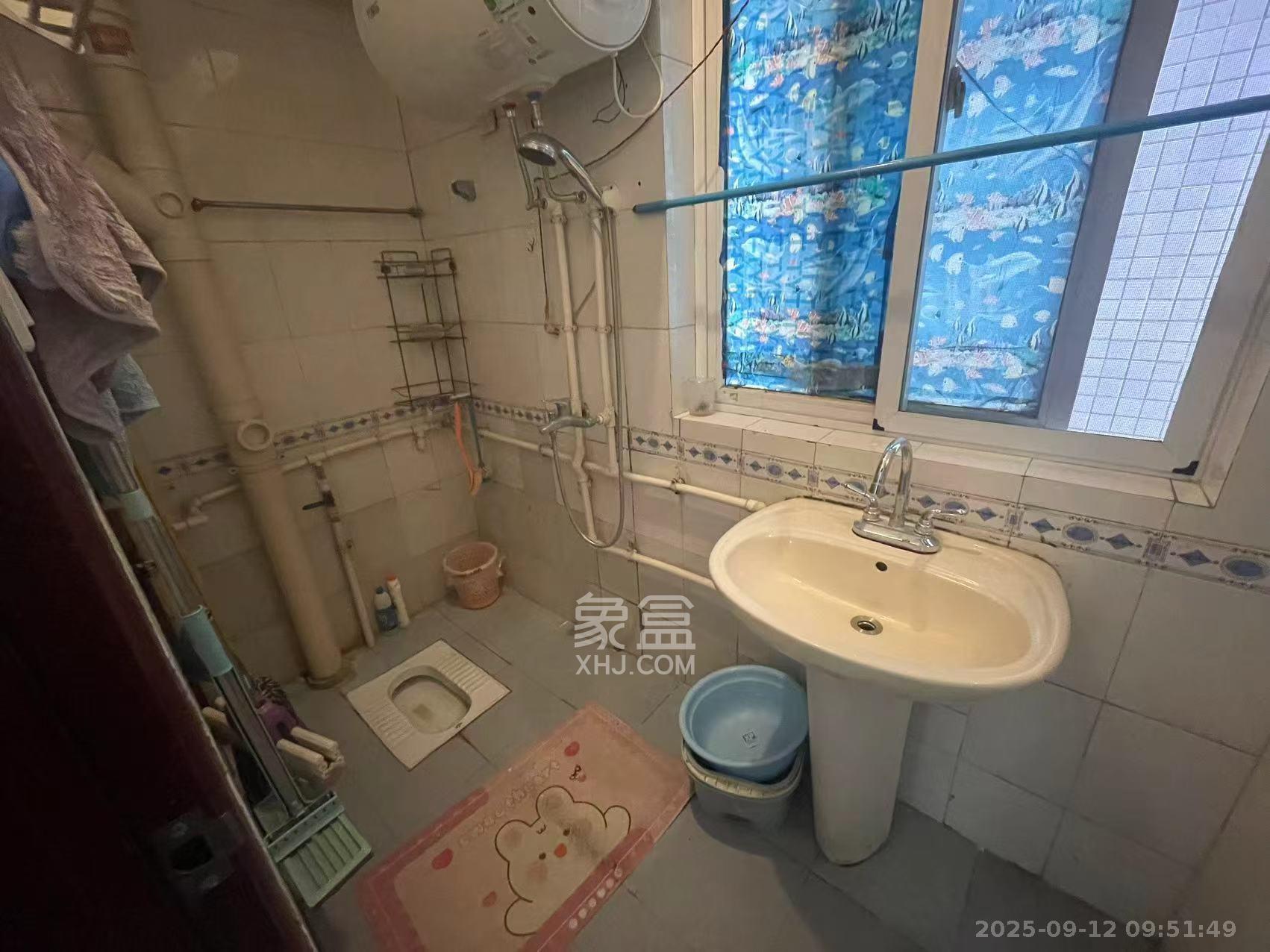 五一华府  2室1厅1卫    2200.0元/月室内图