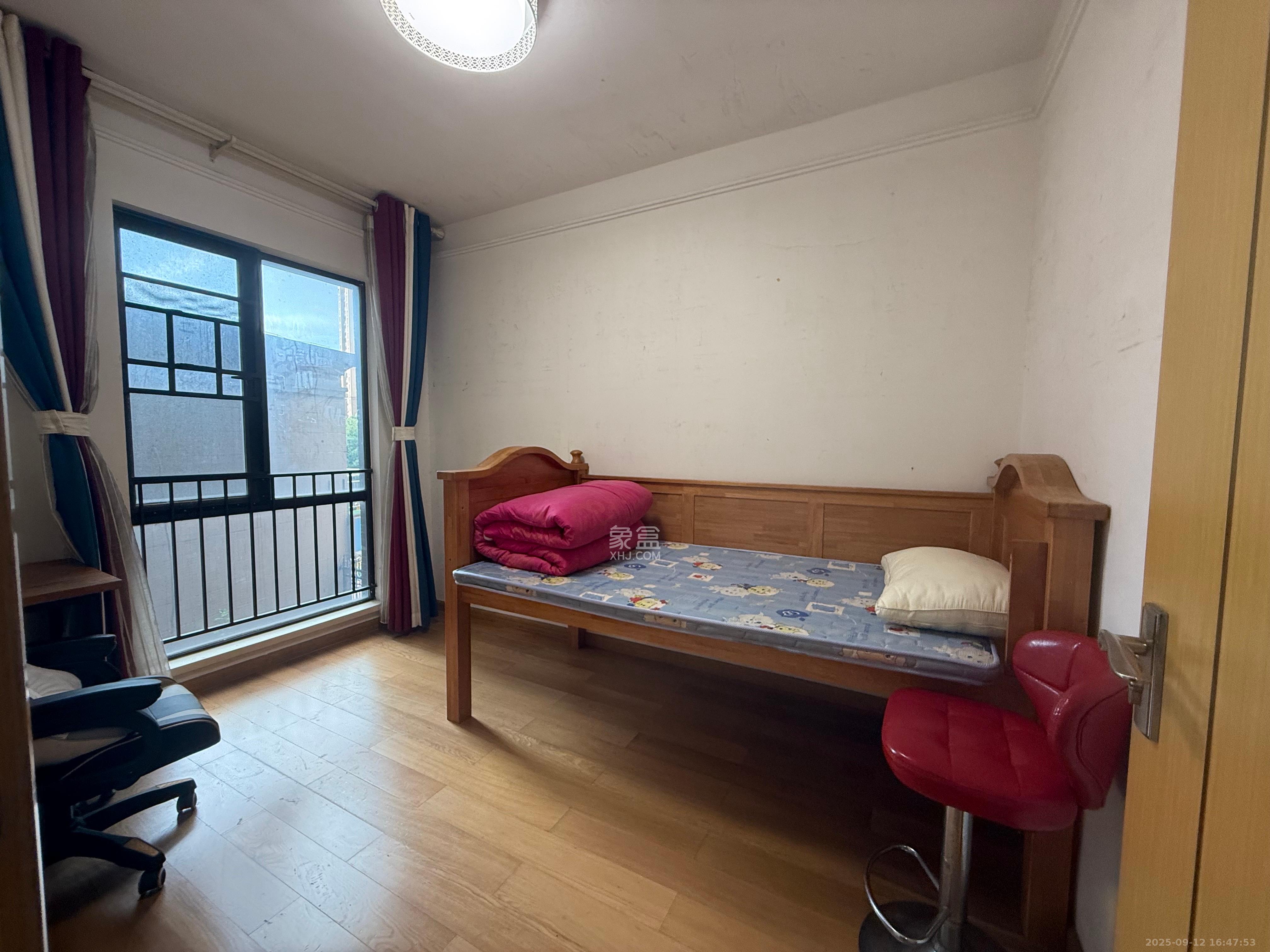 中海国际三期  3室2厅2卫    2000.0元/月 中海国际三期  3室2厅2卫    2000.0元/月室内图