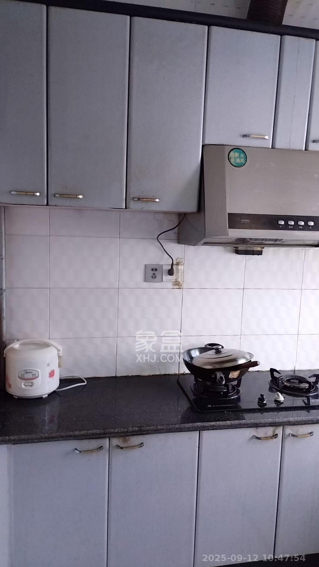 中南汽车世界 2室2厅1卫 1000.0元/月 中南汽车世界 2室2厅1卫 1000.0元/月室内图