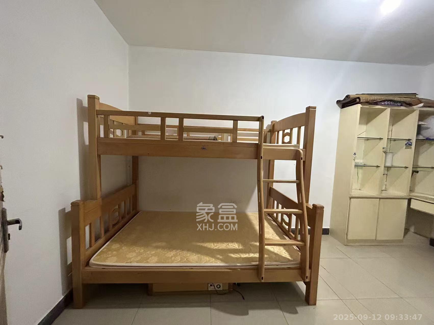 中南汽车世界 3室2厅2卫 1500.0元/月 中南汽车世界 3室2厅2卫 1500.0元/月室内图