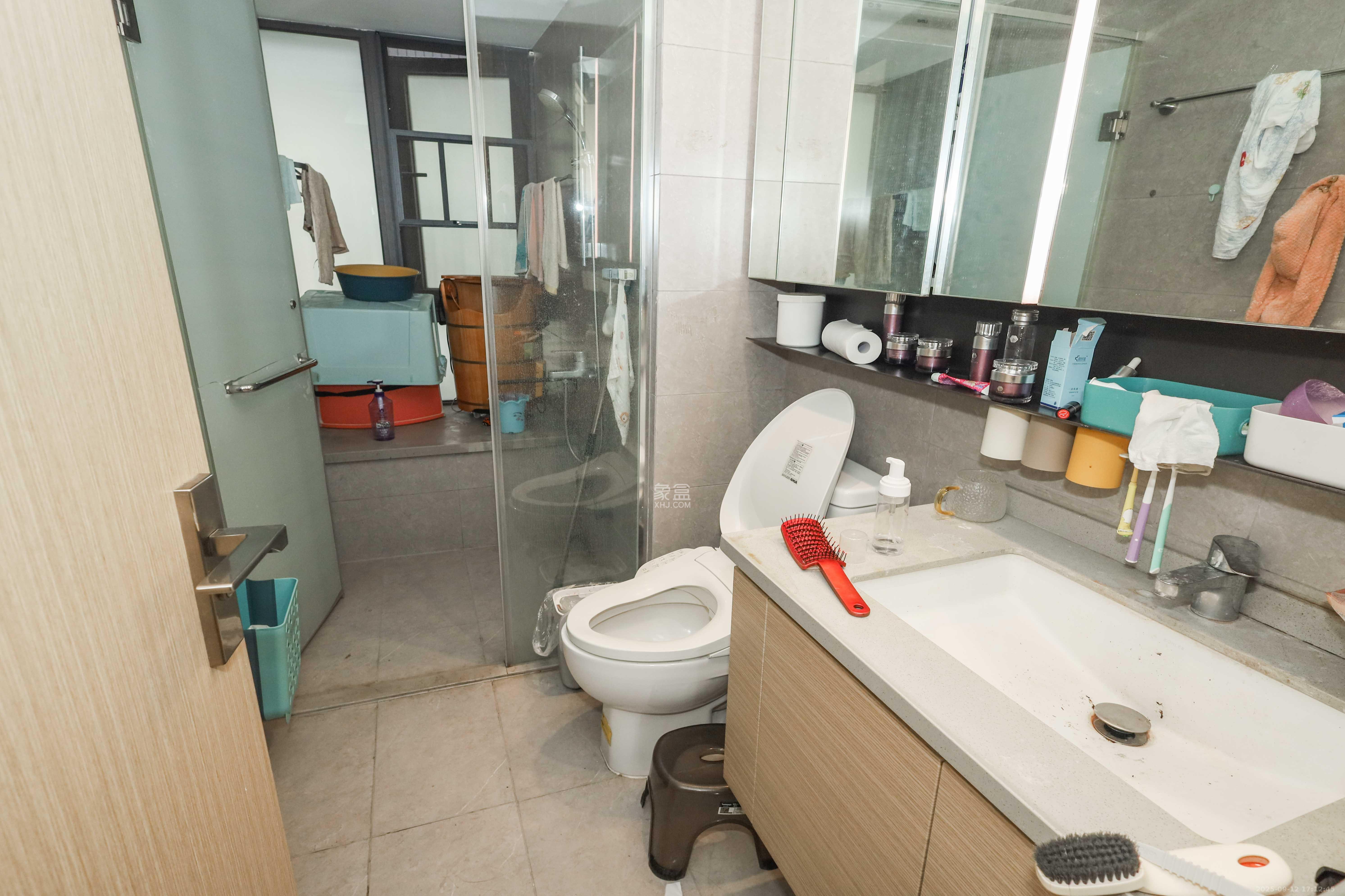 时代梅溪领峰  3室2厅2卫    127.0万卫生间