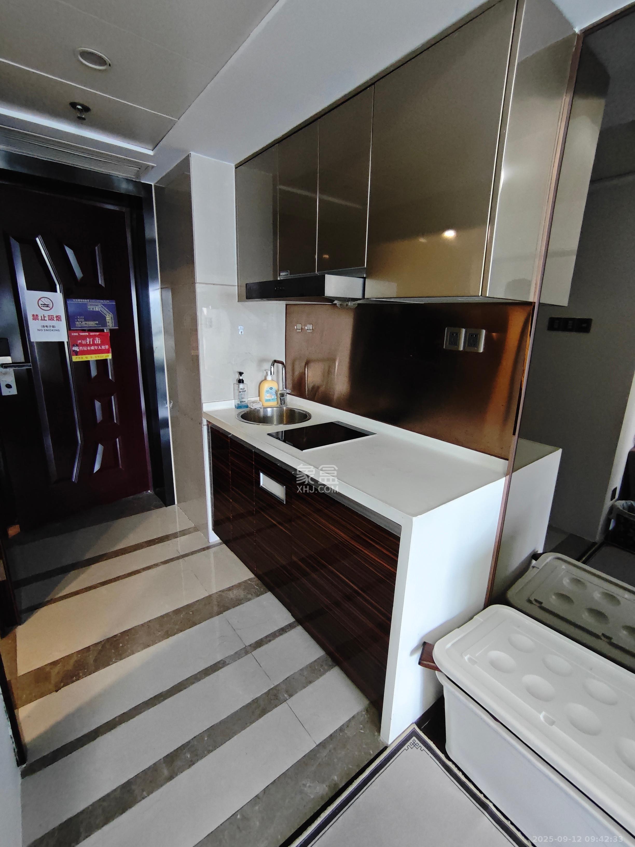 保利国际广场 1室1厅1卫 2200.0元/月 保利国际广场 1室1厅1卫 2200.0元/月室内图