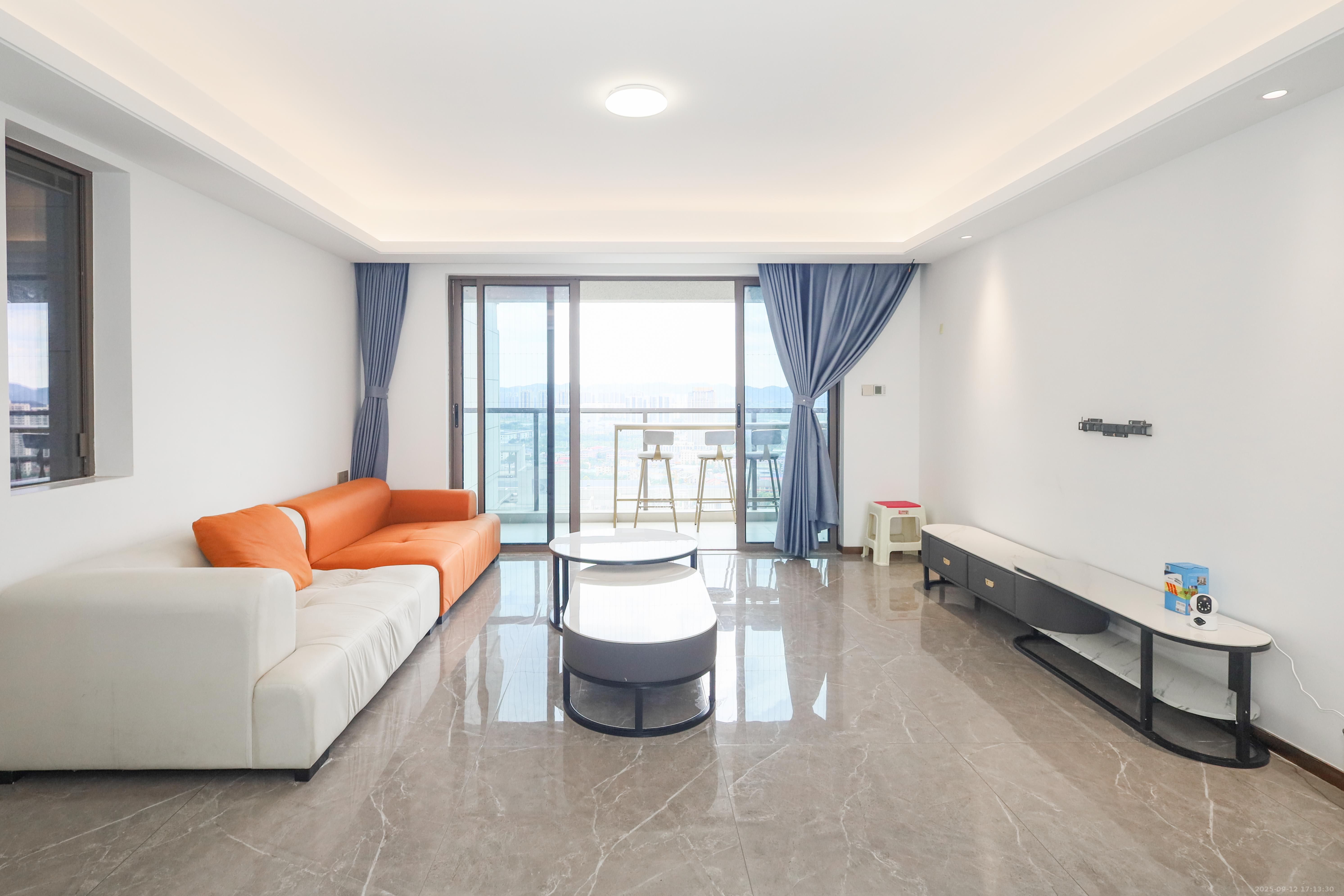 长沙溪山悦  4室2厅2卫    113.0万 长沙溪山悦  4室2厅2卫    113.0万客厅