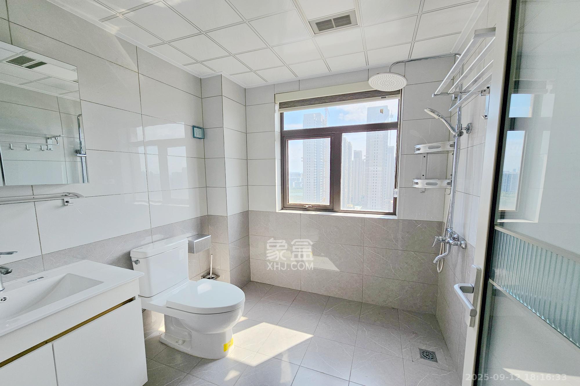 阳光城尚东湾青云苑  3室2厅2卫    110.0万 阳光城尚东湾青云苑  3室2厅2卫    110.0万其他